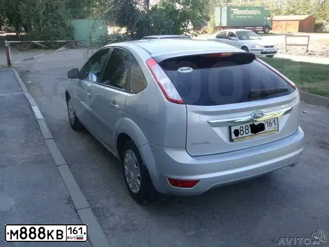 Фото автомобиля KIA SORENTO, 2008 — госномер М888КВ161. Цвет: АЛМАЗНОЕ СЕРЕБРО