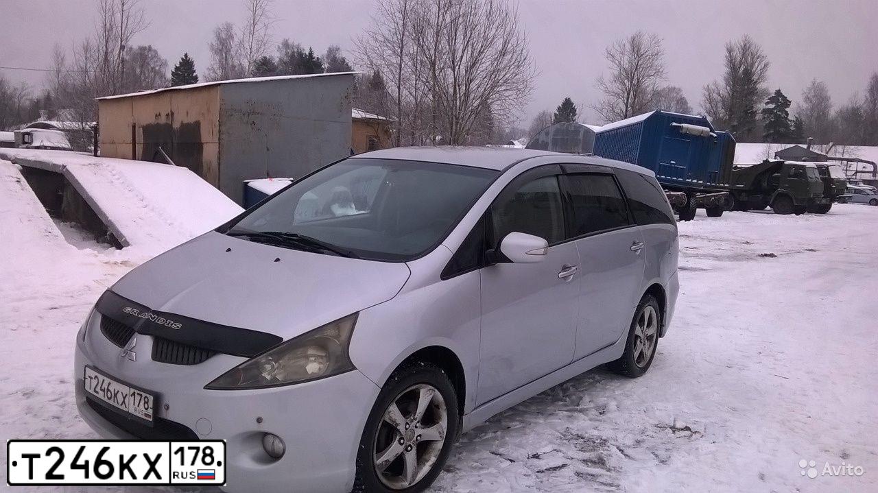 Фото автомобиля MITSUBISHI GRANDIS, 2006 — госномер Р622МА48. Цвет: Серебристый