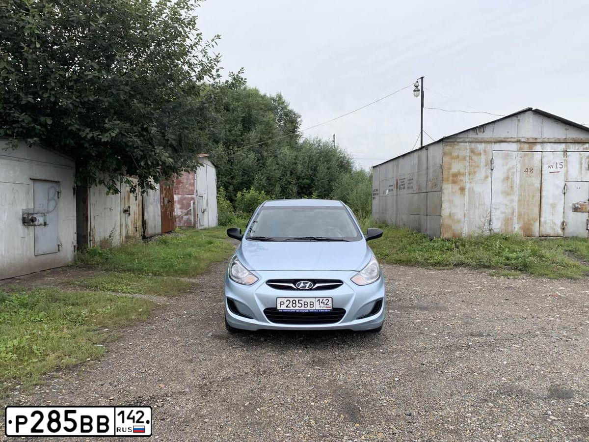 Фото автомобиля HYUNDAI SOLARIS, 2012 — госномер А667АХ122. Цвет: СЕРО-ГОЛУБОЙ