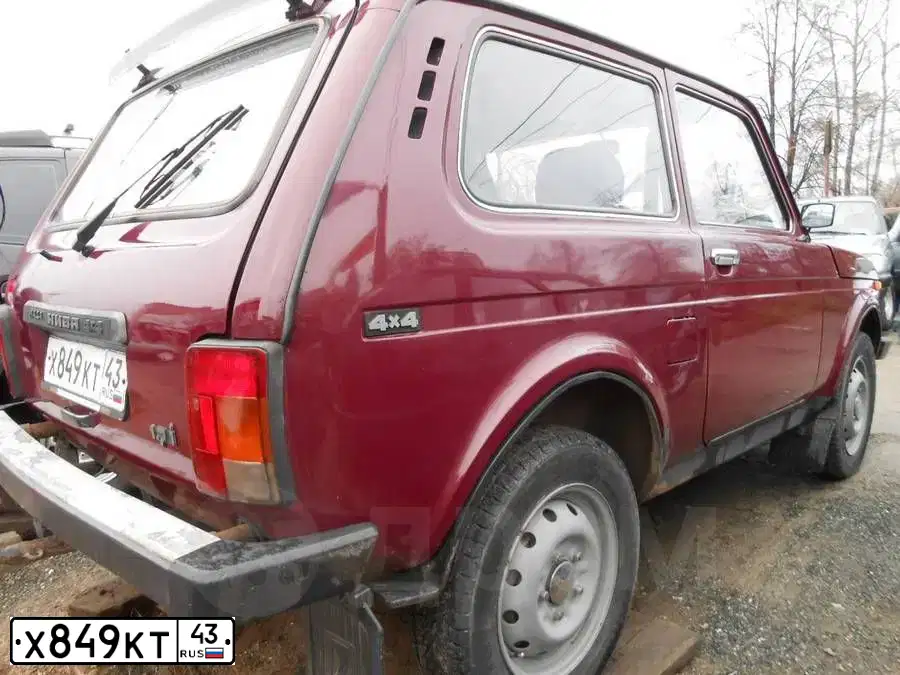 Фото автомобиля VAZ 2121 NIVA, 2002 — госномер Х849КТ43. Цвет: ТЕМНО-БОРДОВЫЙ