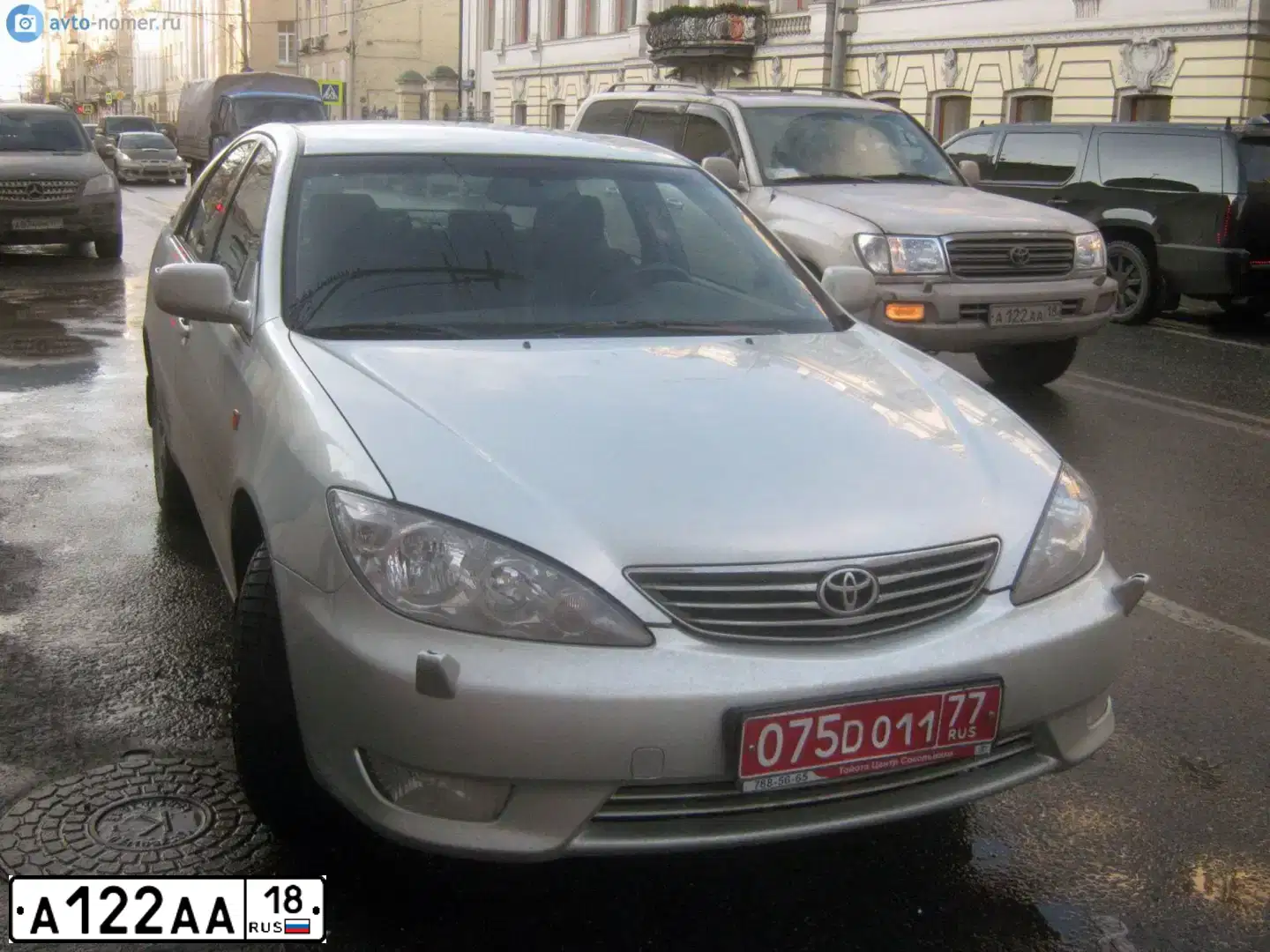 Фото автомобиля TOYOTA LANDCRUISER 200, 2012 — госномер Е423ВР18. Цвет: ЧЕРНЫЙ