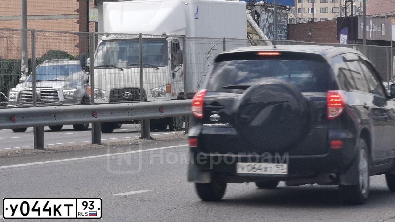 Фото автомобиля NISSAN ALMERA, 1997 — госномер У044КТ93. Цвет: БЕЛЫЙ