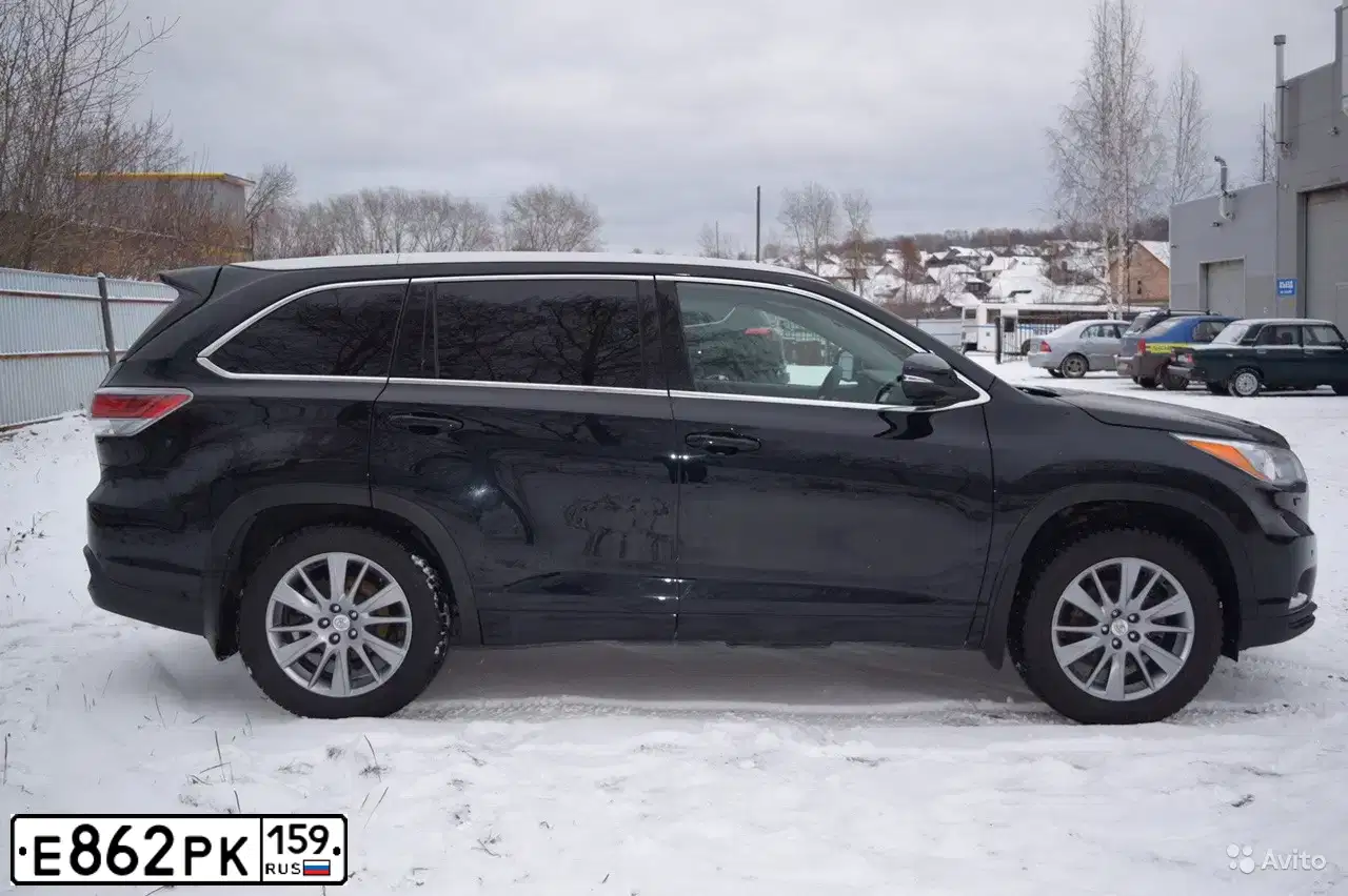 Фото автомобиля TOYOTA HIGHLANDER, 2014 — госномер Е201ХМ174. Цвет: ЧЕРНЫЙ