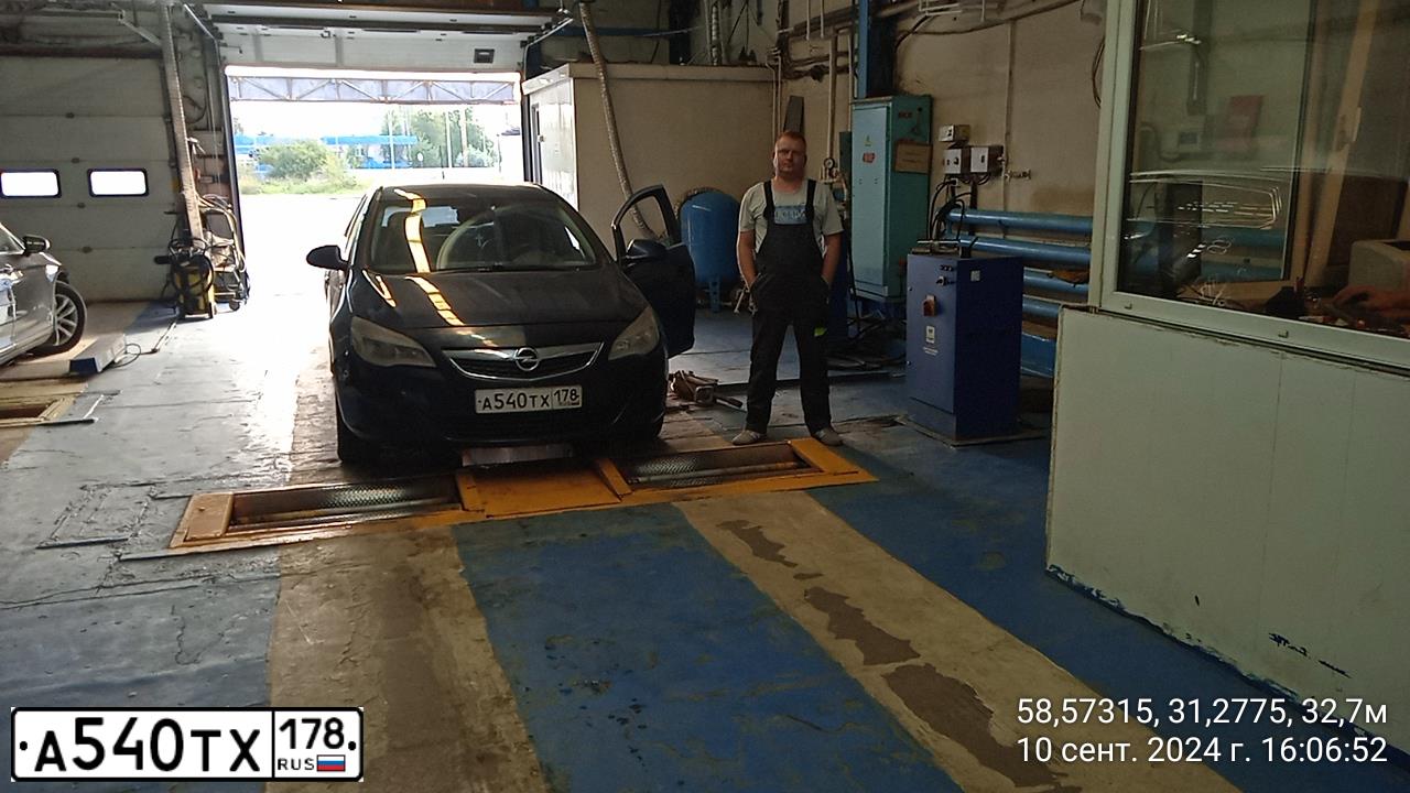 Фото автомобиля OPEL ASTRA, 2010 — госномер К278МХ53. Цвет: СИНИЙ МЕТАЛЛИК