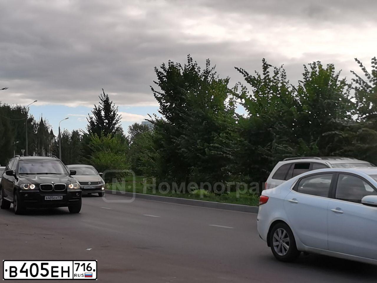 Фото автомобиля BMW X5, 2009 — госномер В405ЕН716. Цвет: ЧЕРНЫЙ