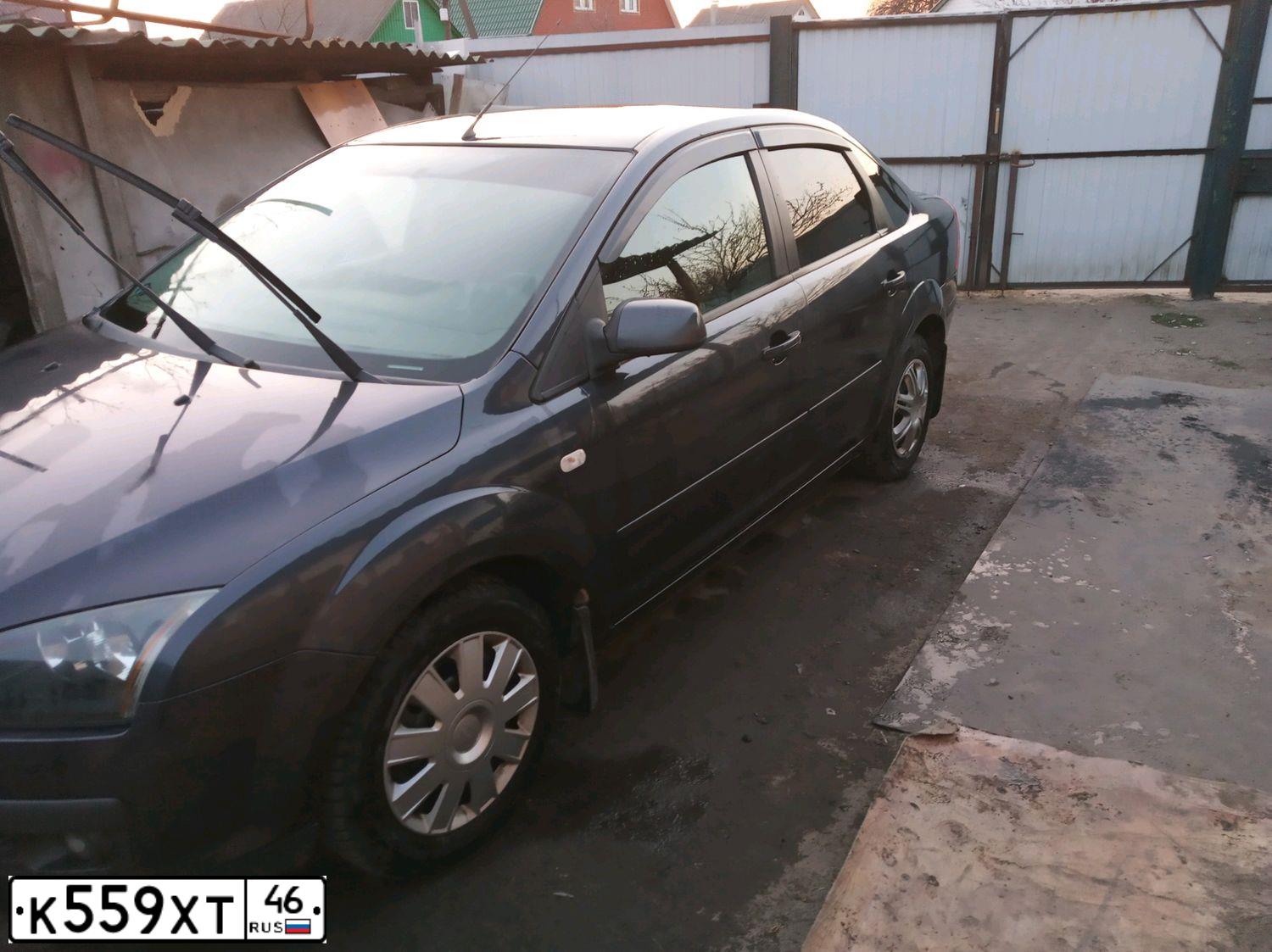 Фото автомобиля FORD FOCUS, 2006 — госномер С812НР177. Цвет: ТЕМНО-СЕРЫЙ