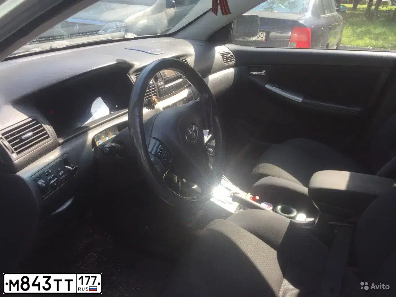 Фото автомобиля TOYOTA COROLLA, 2005 — госномер М843ТТ177. Цвет: СЕРЕБРИСТЫЙ