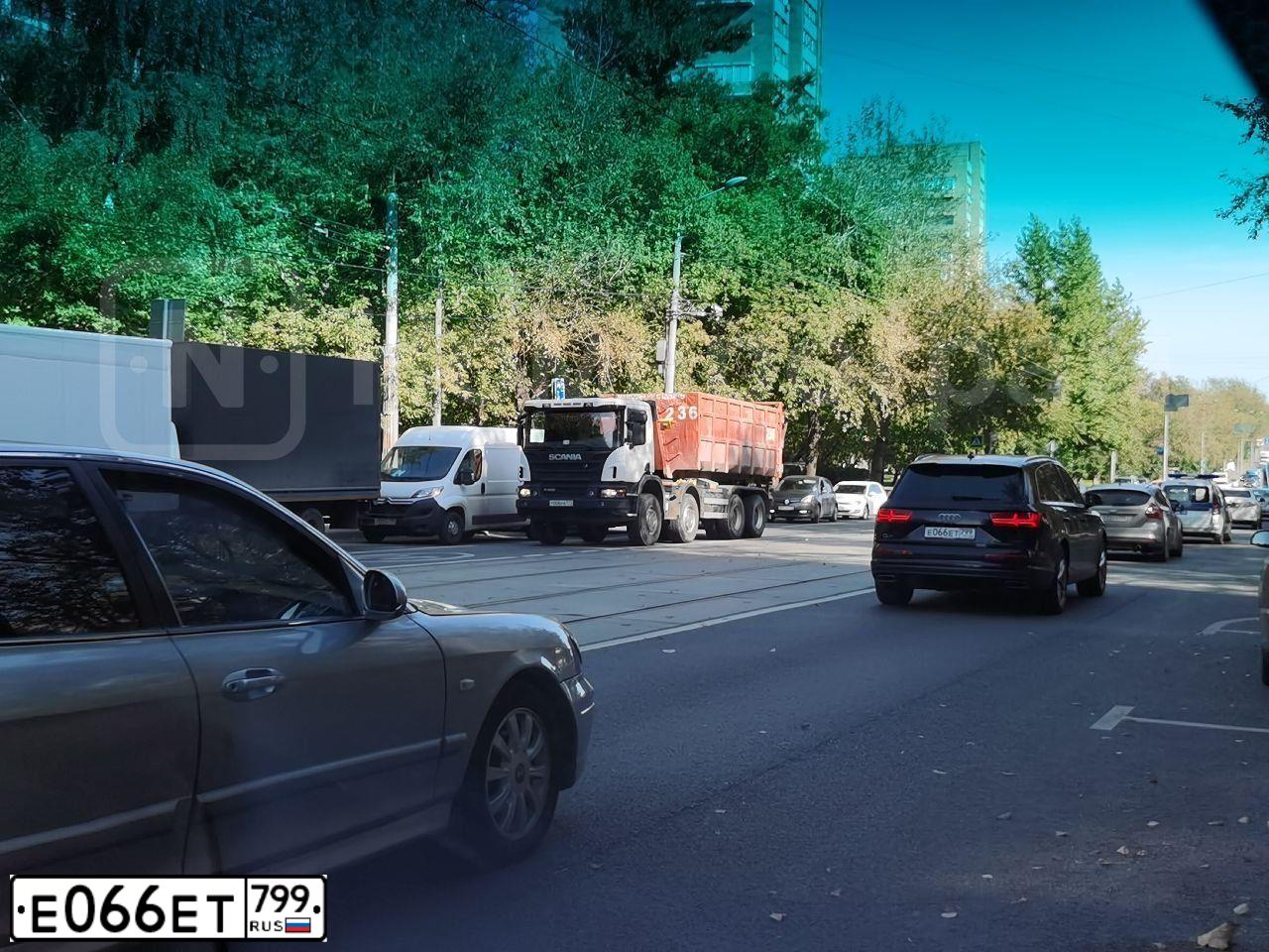 Фото автомобиля AUDI Q7, 2018 — госномер Е066ЕТ799. Цвет: ЧЕРНЫЙ