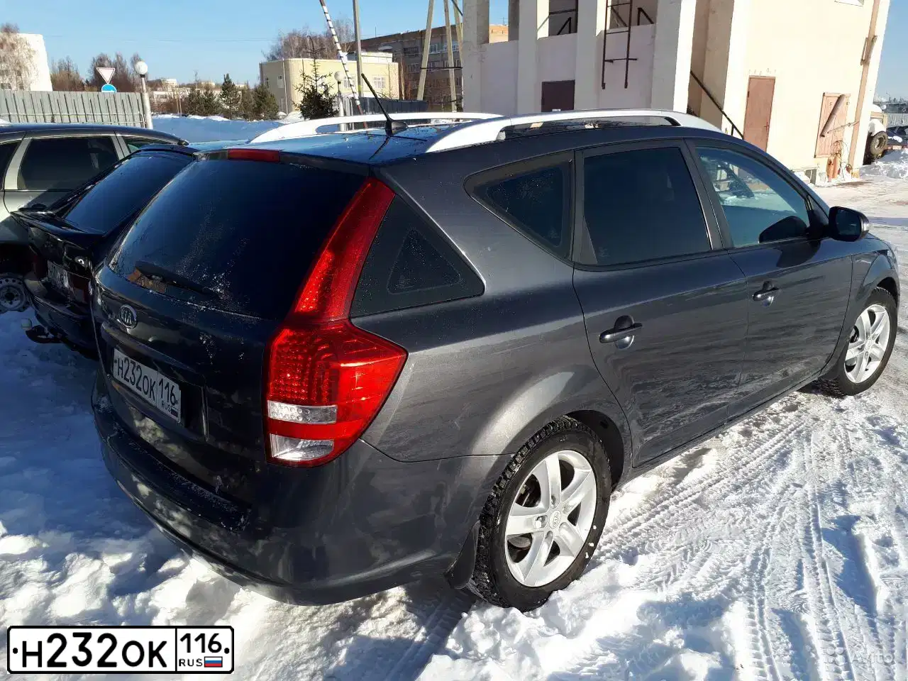 Фото автомобиля KIA CEE'D, 2011 — госномер Н232ОК116. Цвет: СЕРЫЙ