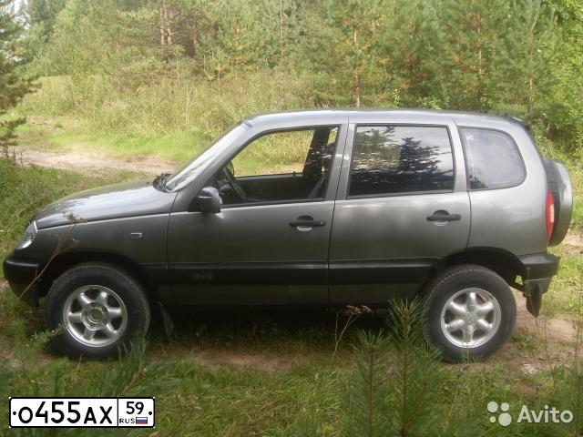 Фото автомобиля CHEVROLET NIVA, 2004 — госномер О455АХ59. Цвет: Темно-серый металлик