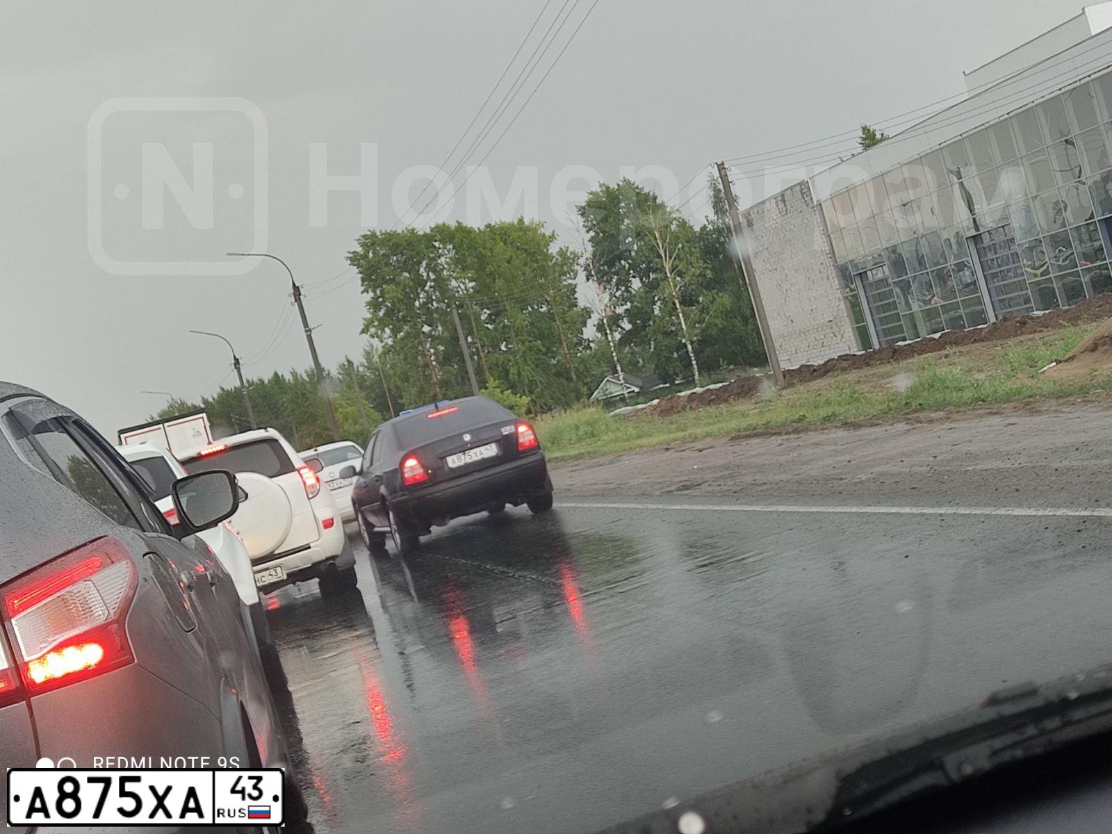 Фото автомобиля SKODA OCTAVIA, 2010 — госномер А875ХА43. Цвет: ЧЕРНЫЙ