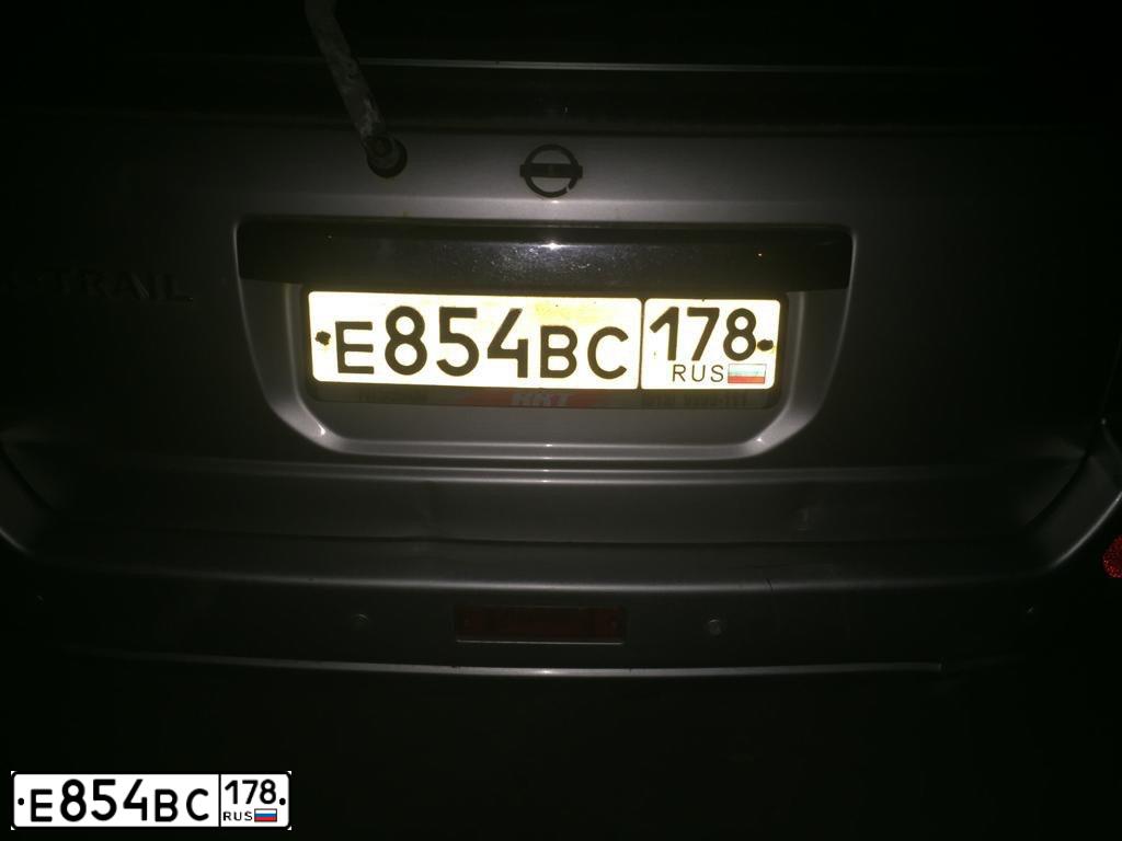 Фото автомобиля NISSAN X-TRAIL, 2007 — госномер Е854ВС178. Цвет: СЕРЕБРИСТЫЙ