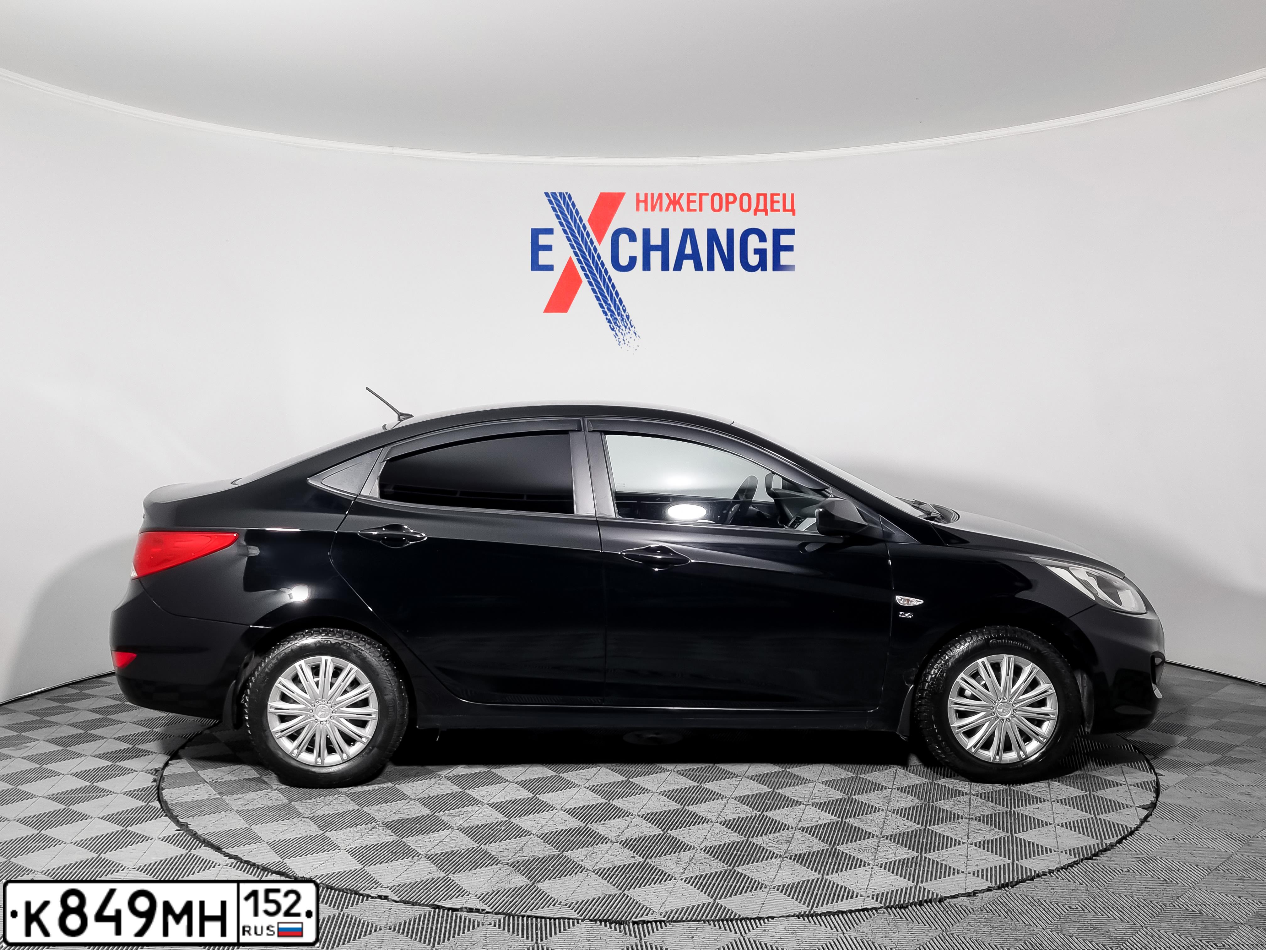Фото автомобиля HYUNDAI SOLARIS, 2012 — госномер К849МН152. Цвет: ЧЕРНЫЙ