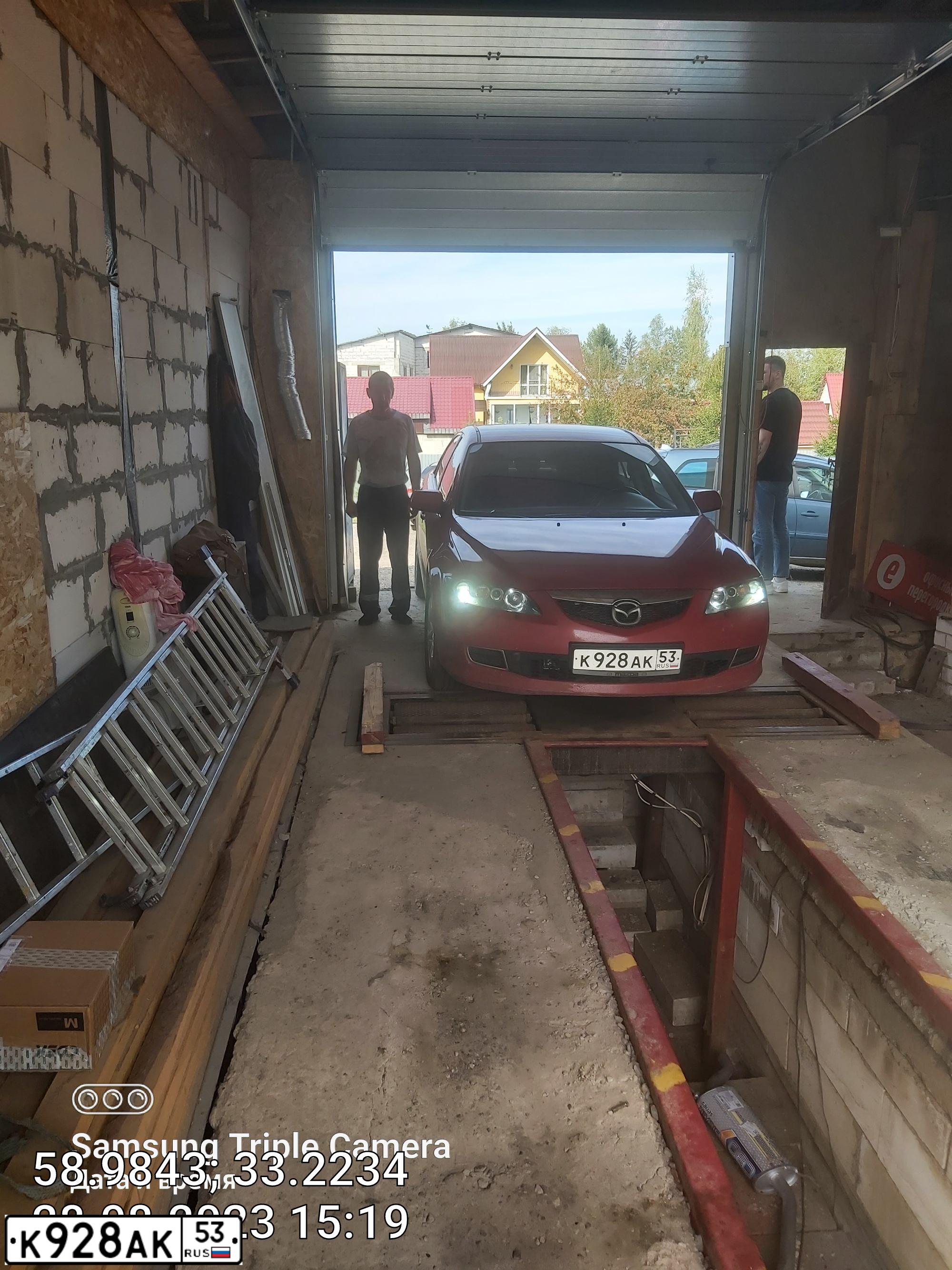 Фото автомобиля MAZDA 6, 2006 — госномер К928АК53. Цвет: Красный