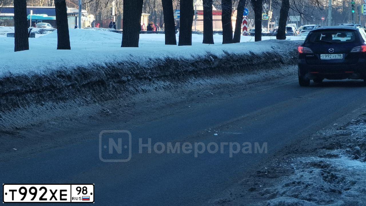 Фото автомобиля MAZDA 6, 2008 — госномер Е378НС147. Цвет: Темно-синий