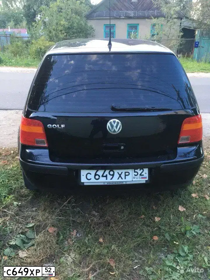 Фото автомобиля VOLKSWAGEN GOLF, 1999 — госномер С649ХР52. Цвет: ЧЕРНЫЙ