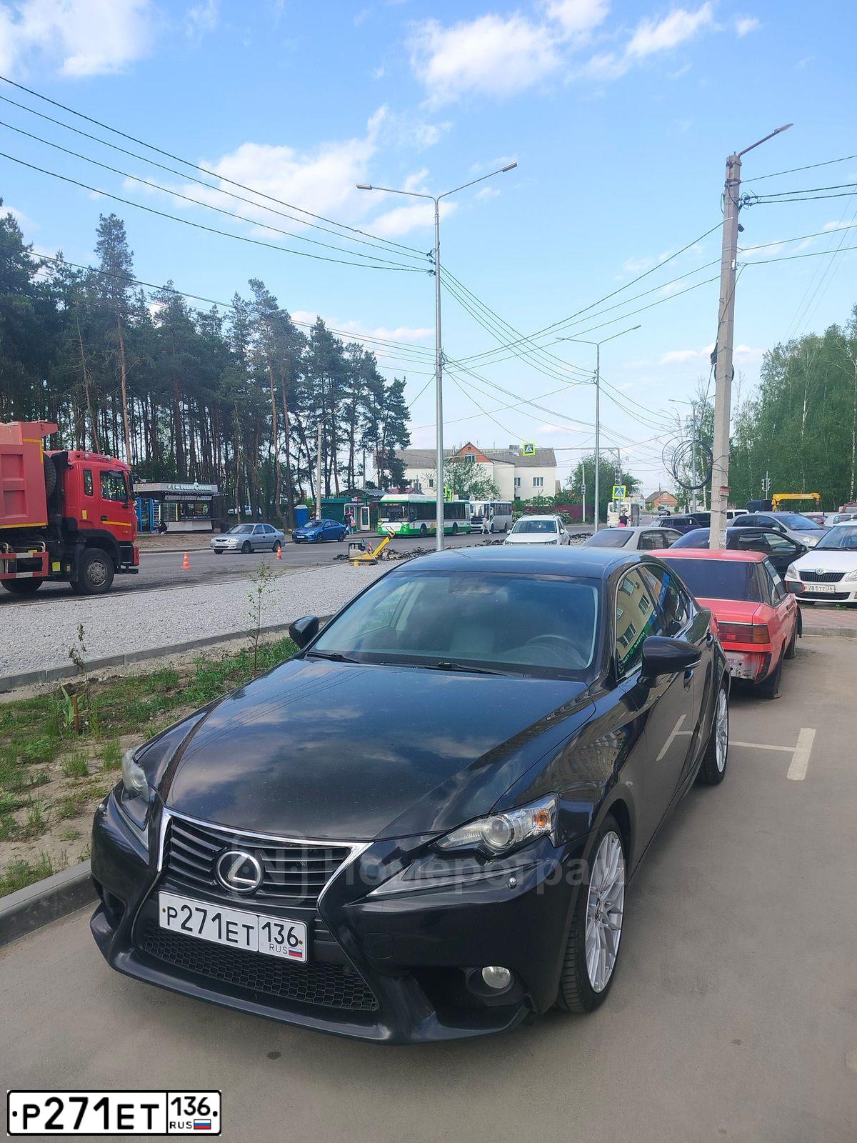 Фото автомобиля LEXUS IS, 2014 — госномер Е365КЕ777. Цвет: ЧЕРНЫЙ