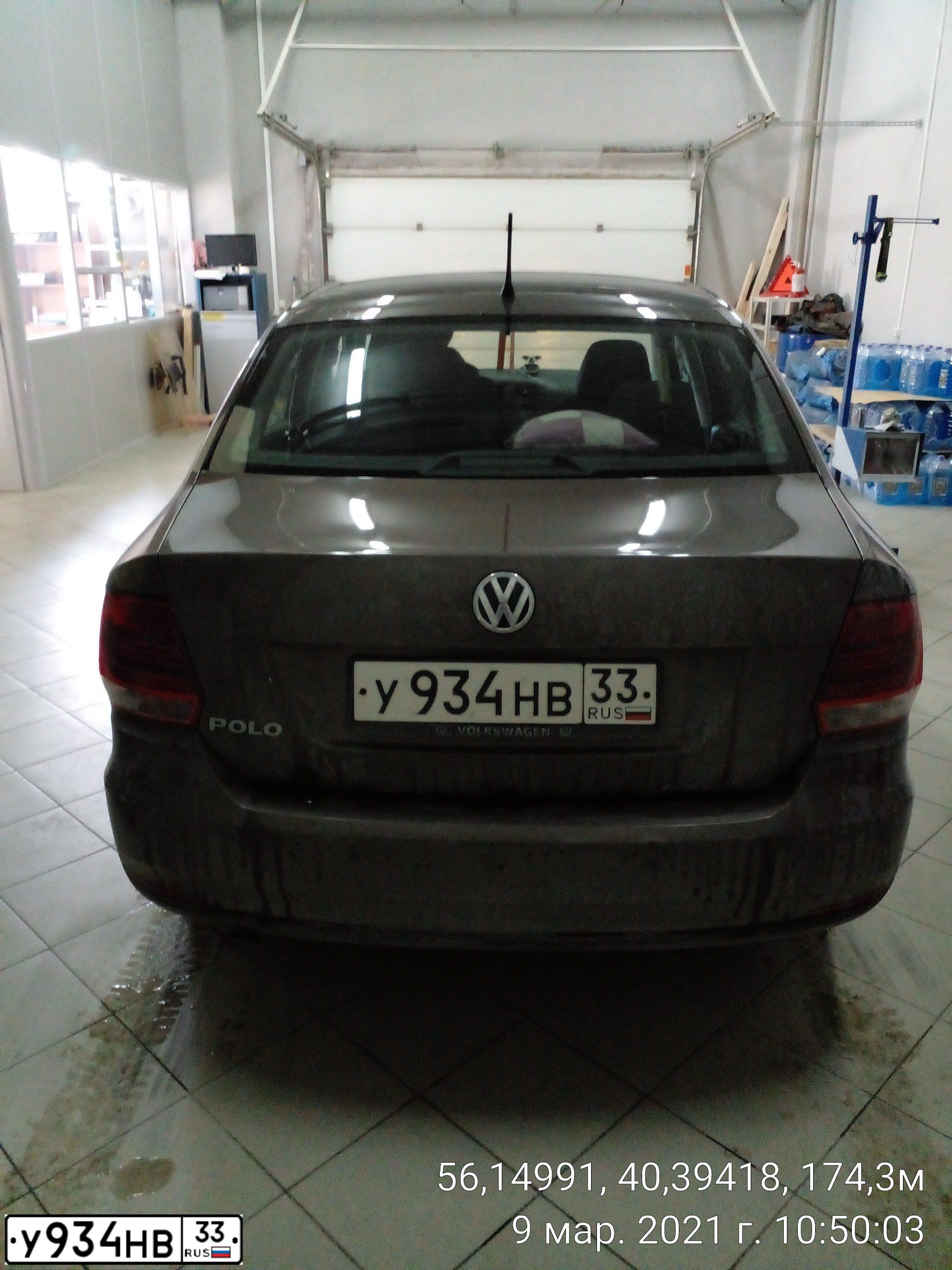 Фото автомобиля VOLKSWAGEN POLO, 2016 — госномер У596ТХ33. Цвет: Коричневый
