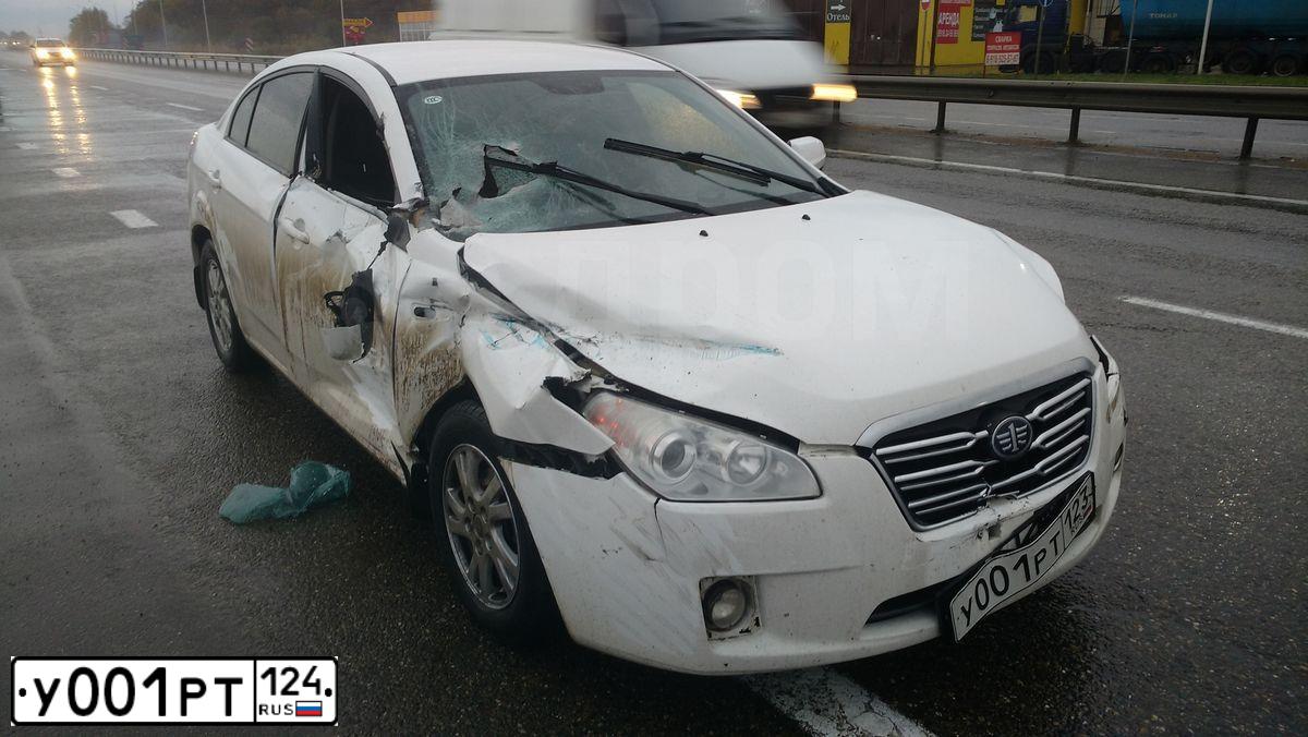 Фото автомобиля HYUNDAI ACCENT, 2003 — госномер С408ТО124. Цвет: Серебристый