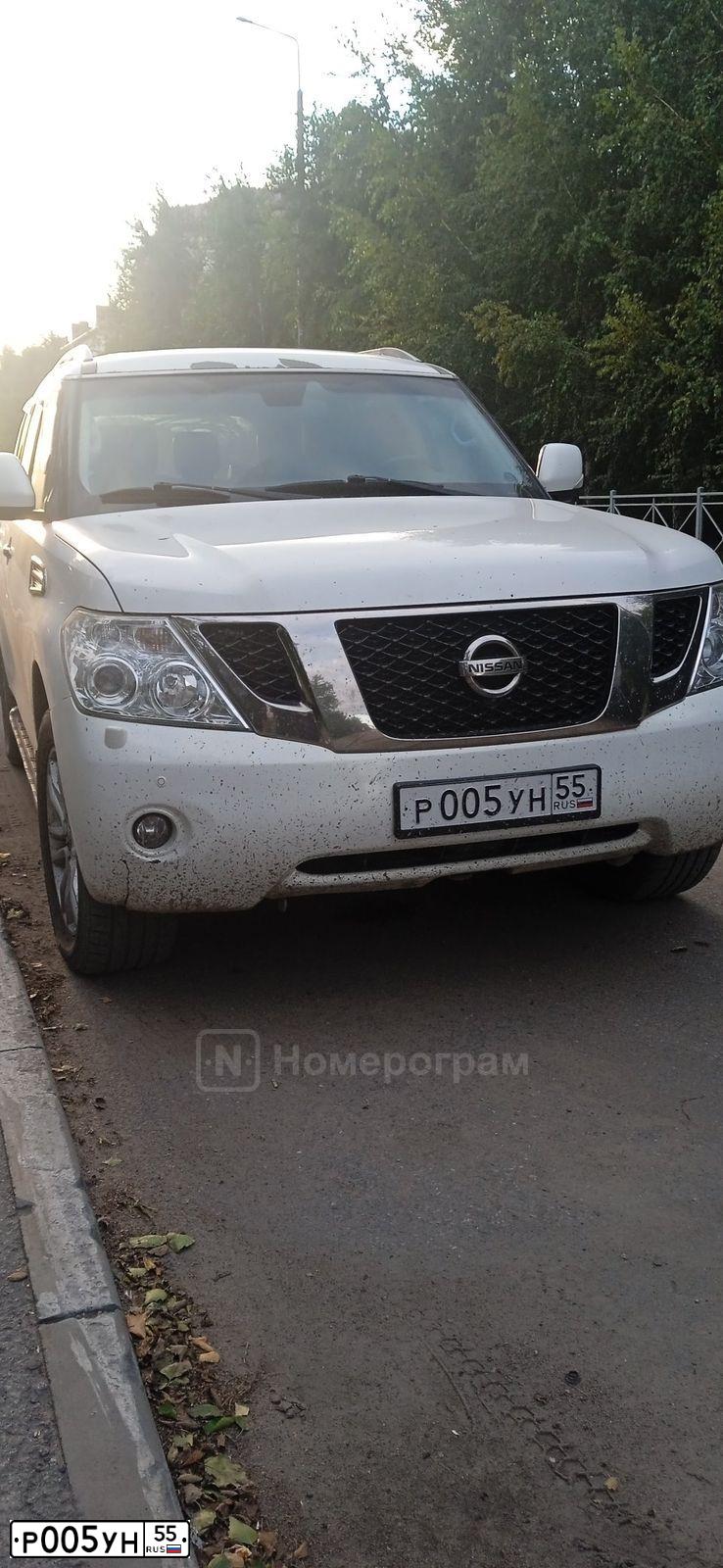 Фото автомобиля NISSAN PATROL, 2011 — госномер В624НУ155. Цвет: БЕЛЫЙ