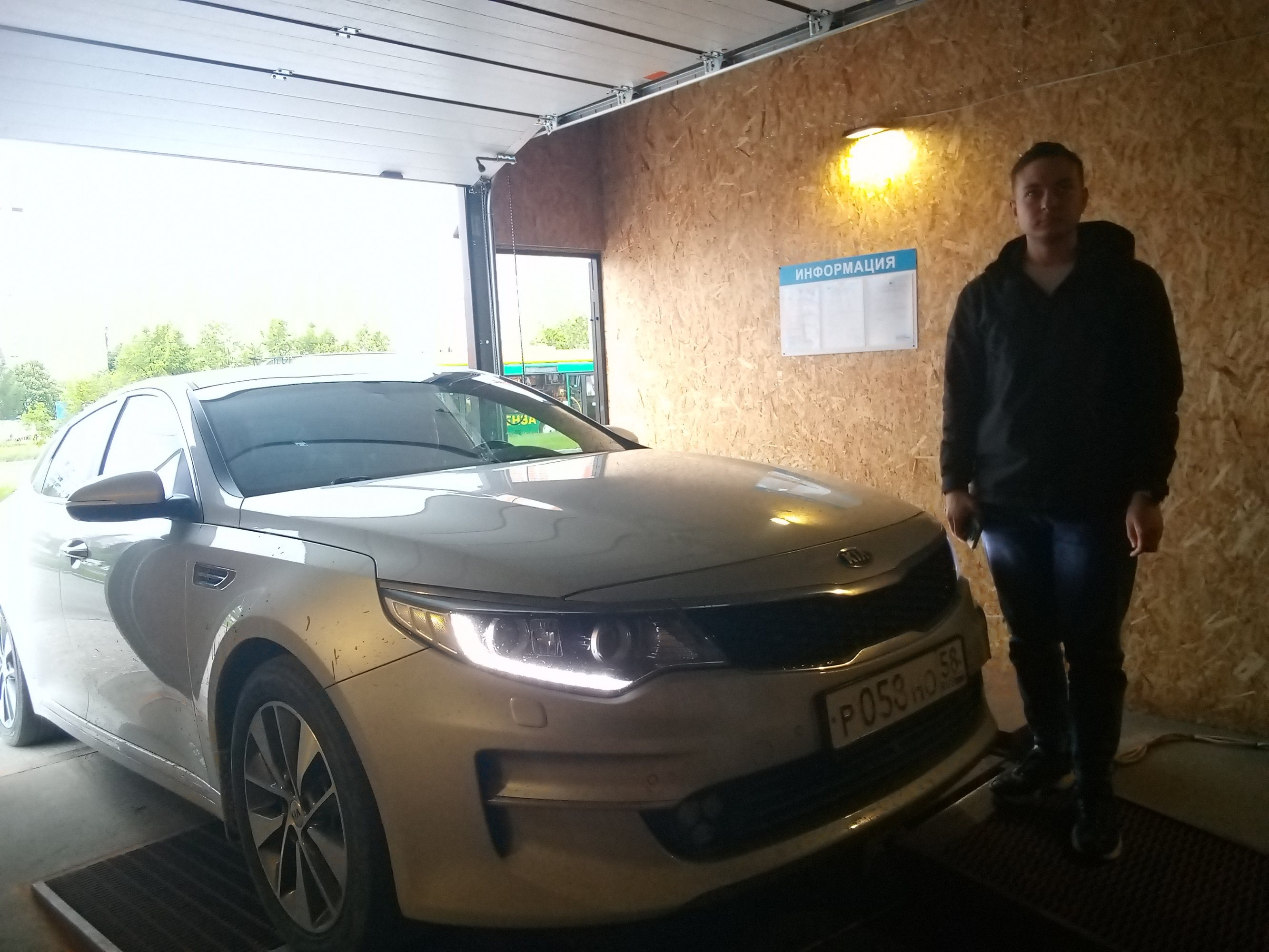 Фото автомобиля KIA MAGENTIS / OPTIMA, 2017 — госномер Р058НО58. Цвет: Серебристый
