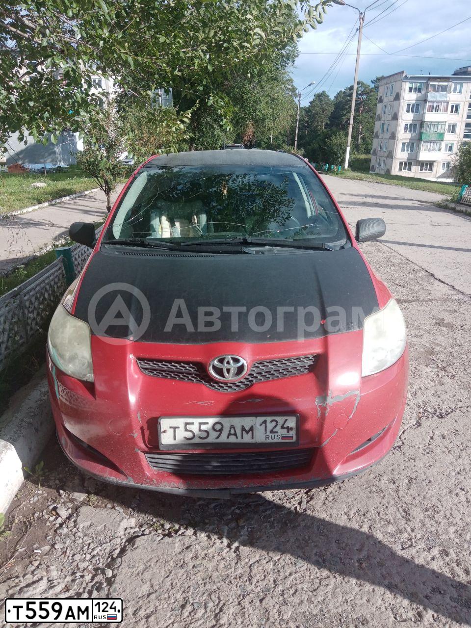 Фото автомобиля TOYOTA AURIS, 2009 — госномер Т559АМ124. Цвет: КОМБИНИРОВАННЫЙ