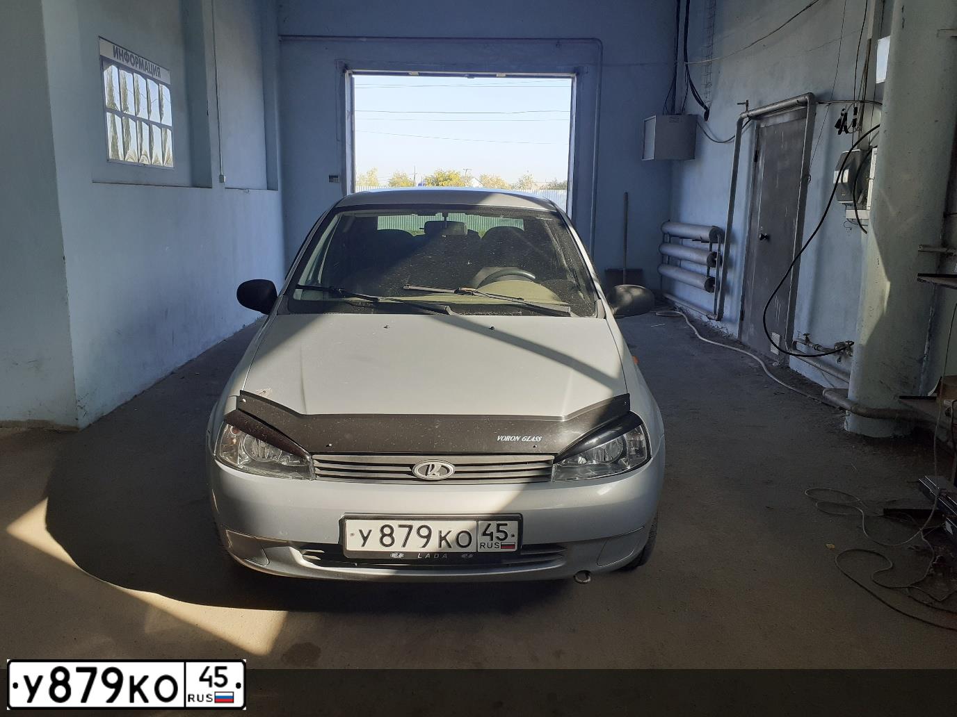 Фото автомобиля LADA 1118 KALINA, 2007 — госномер У879КО45. Цвет: Серебристый