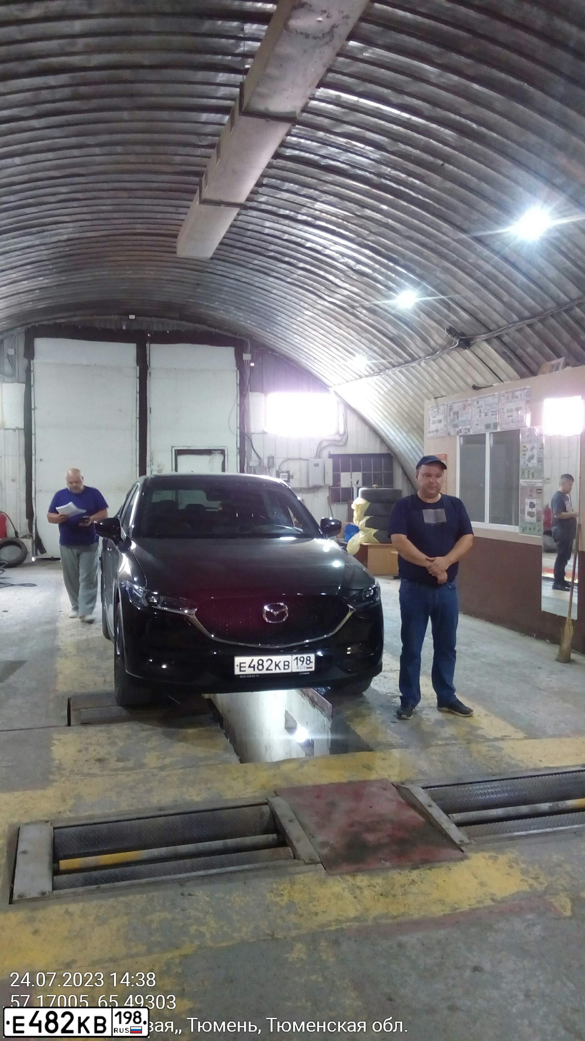 Фото автомобиля MAZDA CX-5, 2019 — госномер Е482КВ198. Цвет: ЧЕРНЫЙ