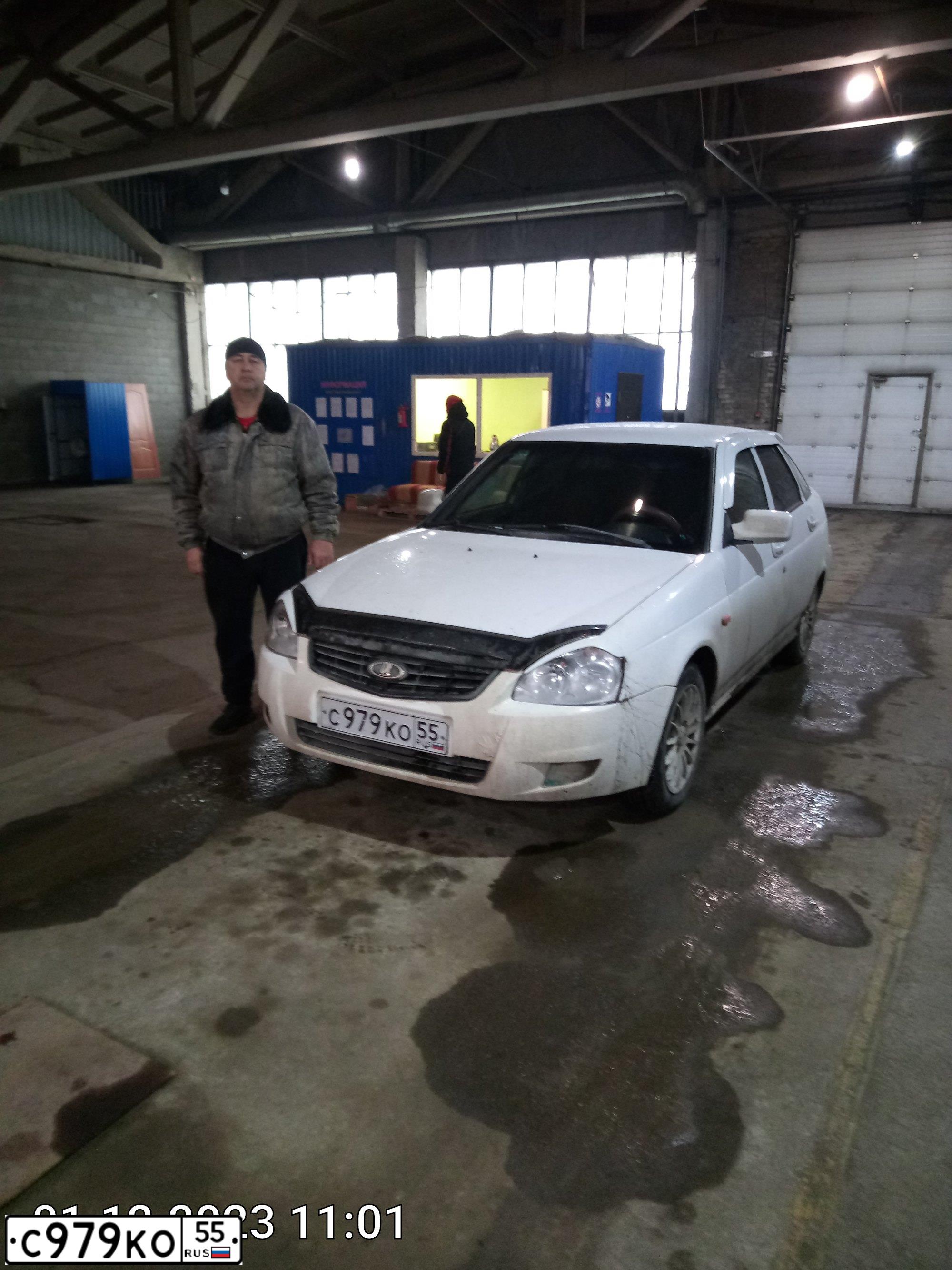 Фото автомобиля LADA 2172 PRIORA, 2009 — госномер С979КО55. Цвет: БЕЛЫЙ