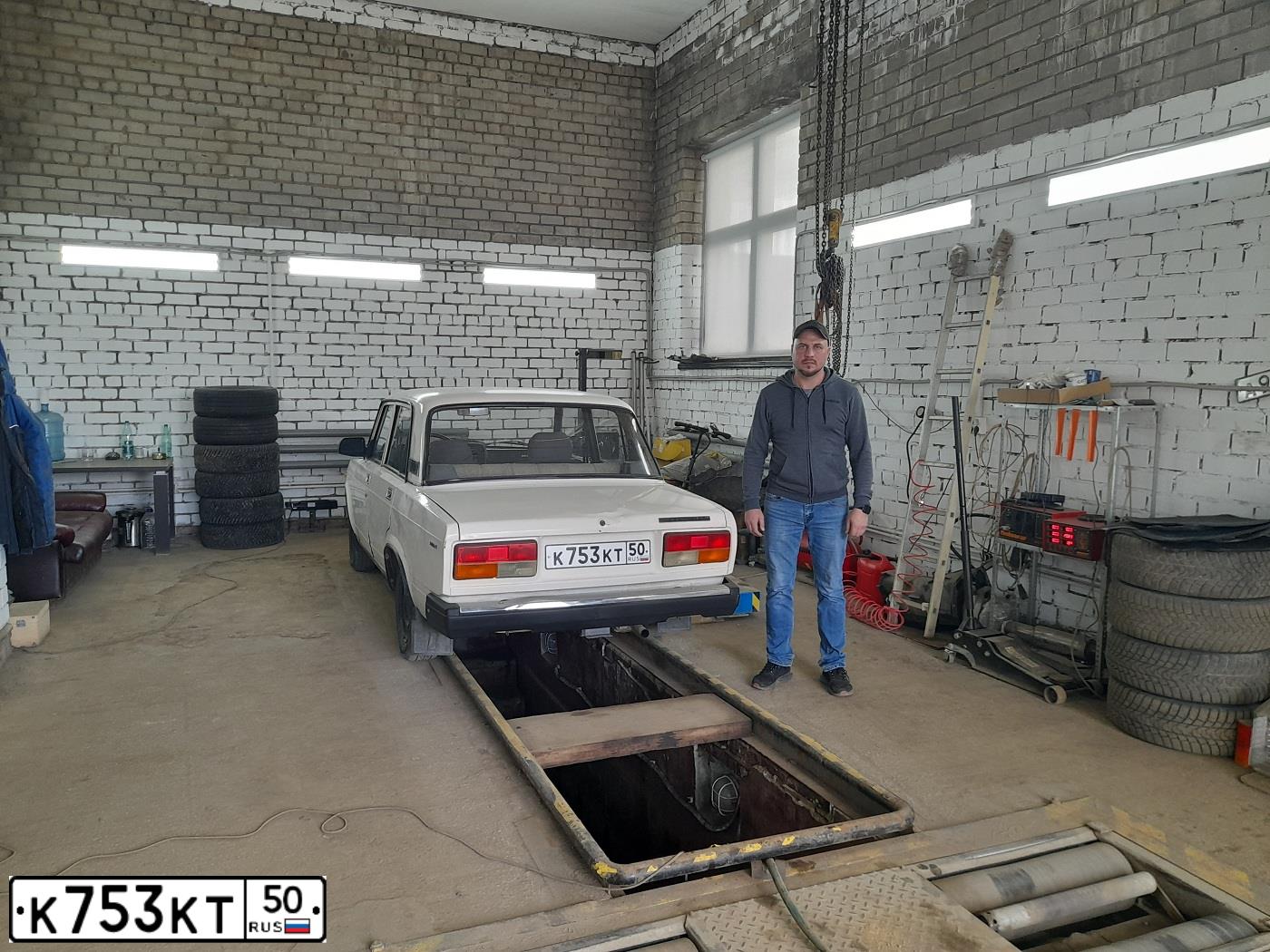 Фото автомобиля LADA 2107, 1996 — госномер К753КТ50. Цвет: САФАРИ