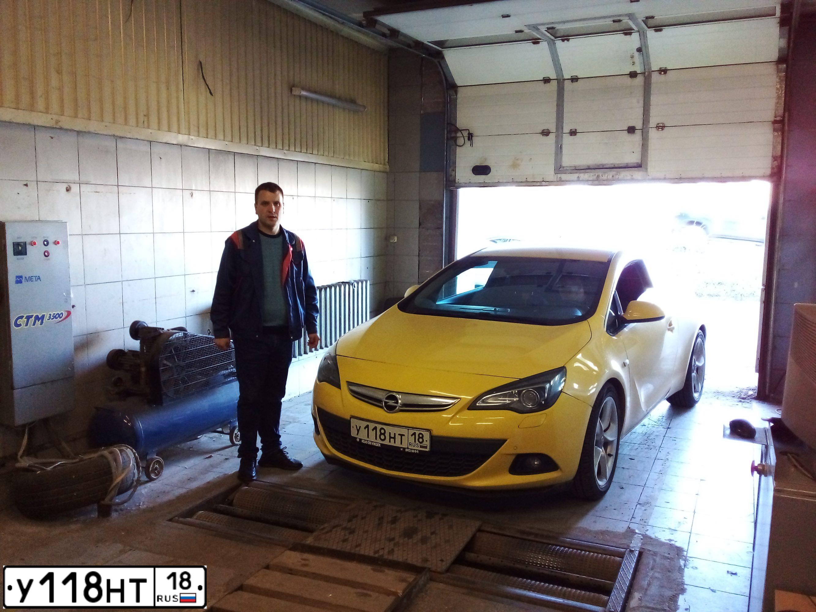 Фото автомобиля OPEL ASTRA, 2013 — госномер У118НТ18. Цвет: ЖЁЛТЫЙ
