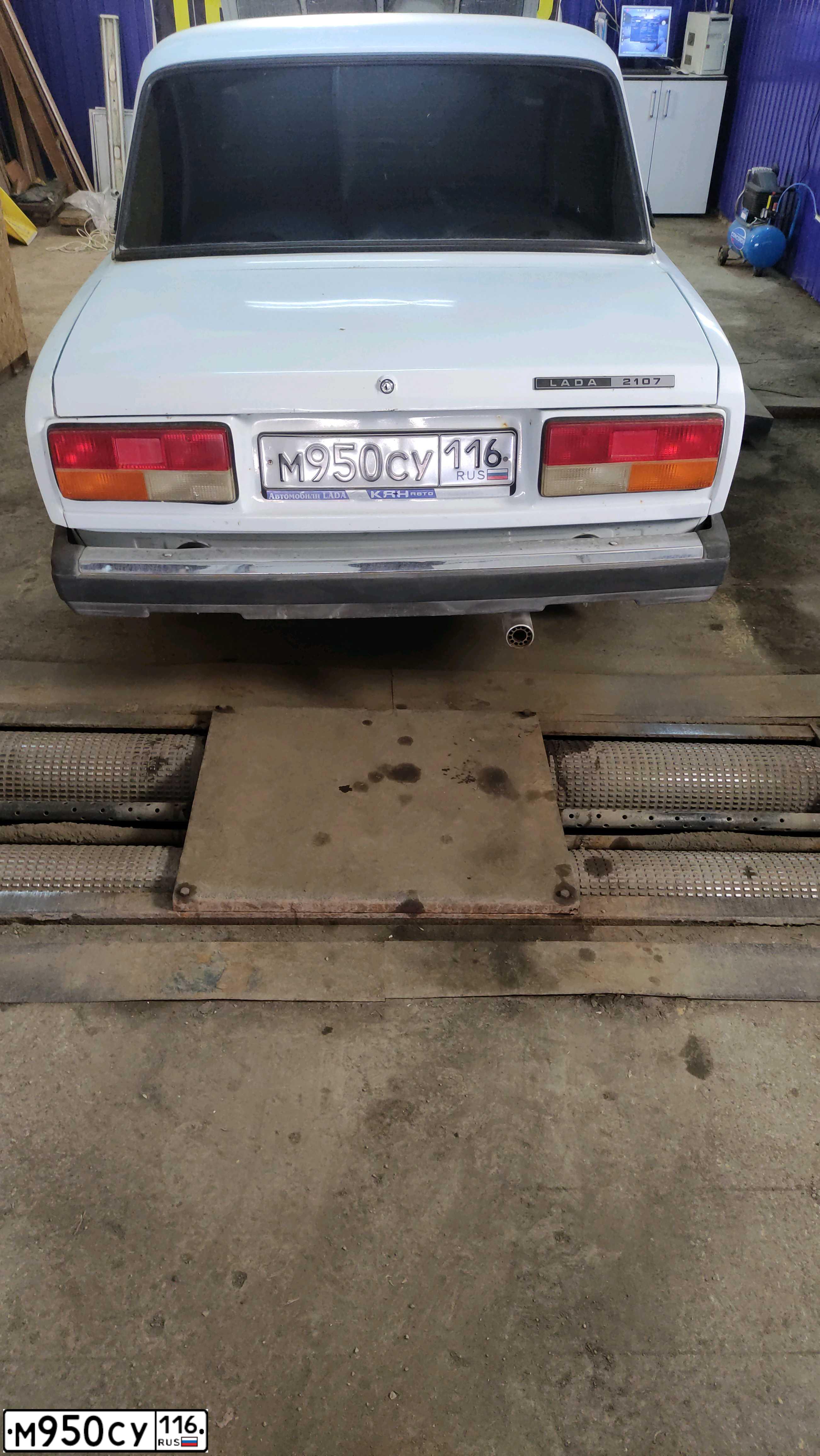 Фото автомобиля LADA 2107, 2001 — госномер М950СУ116. Цвет: ЯРКО-БЕЛЫЙ