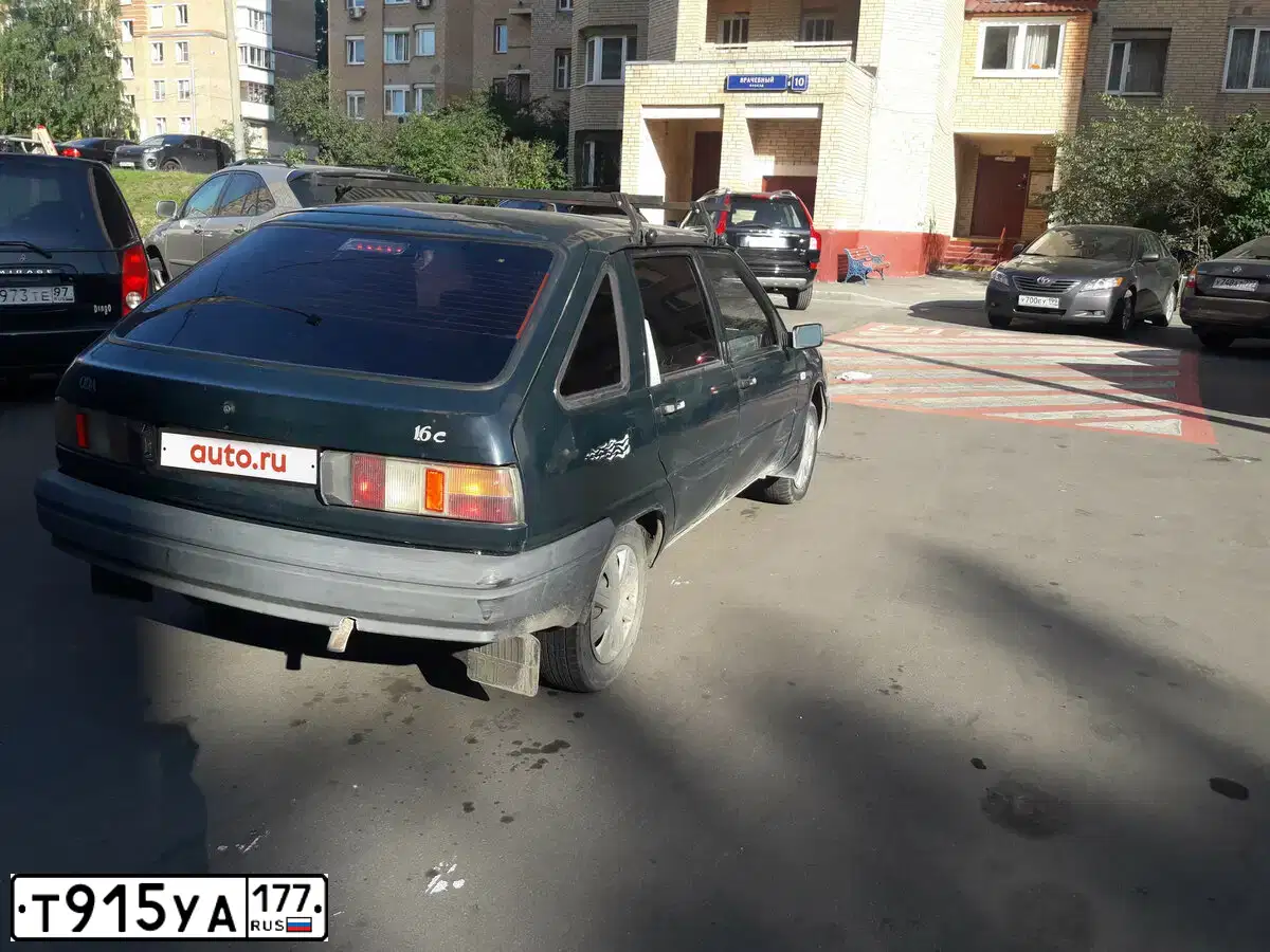 Фото автомобиля IZH 2126, 2002 — госномер М482МО797. Цвет: Темно-зеленый