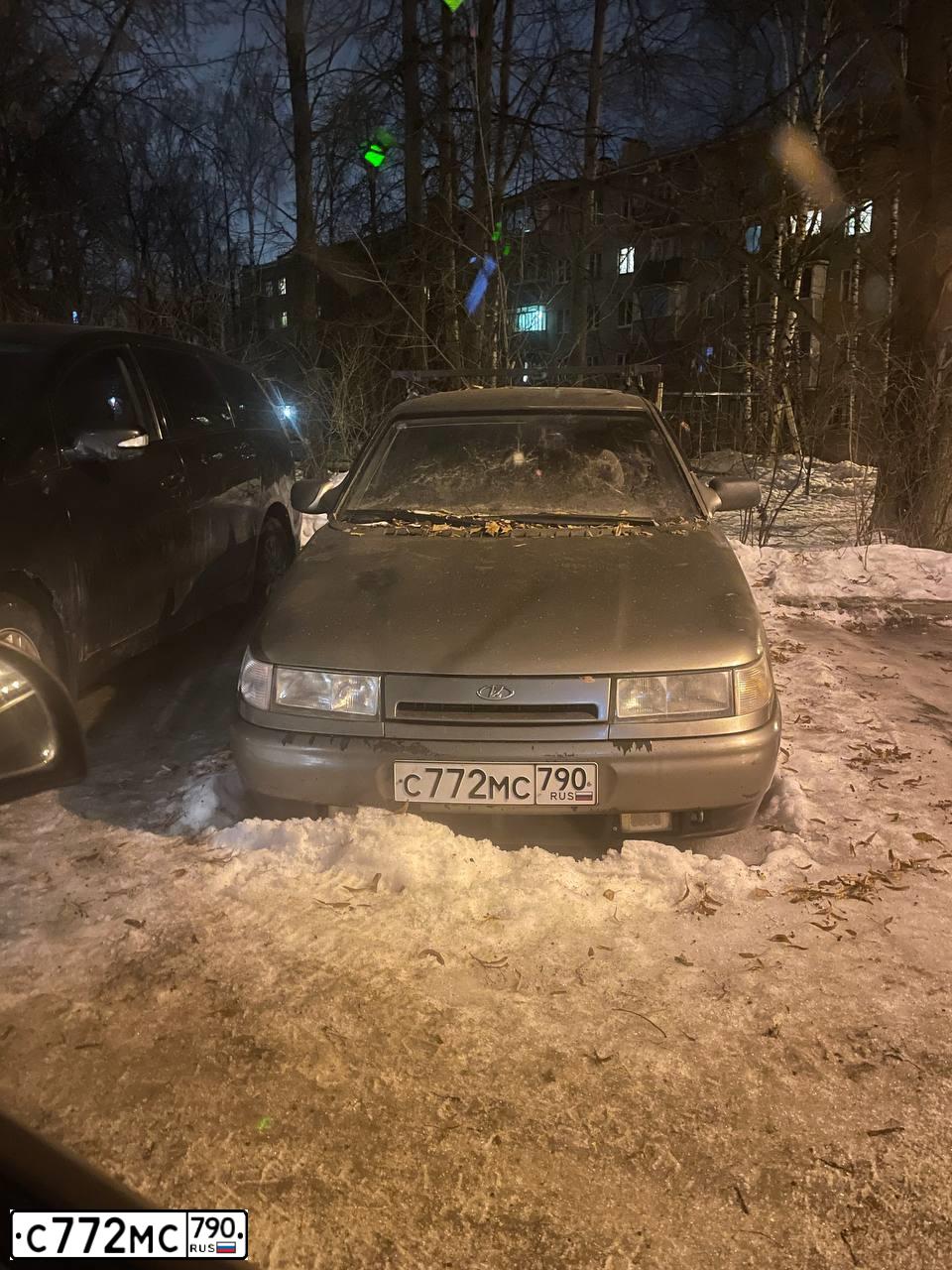 Фото автомобиля LADA 2112, 2001 — госномер К754УВ33. Цвет: СЕРЕБРИСТО-СЕРО-ЗЕЛЕНЫЙ