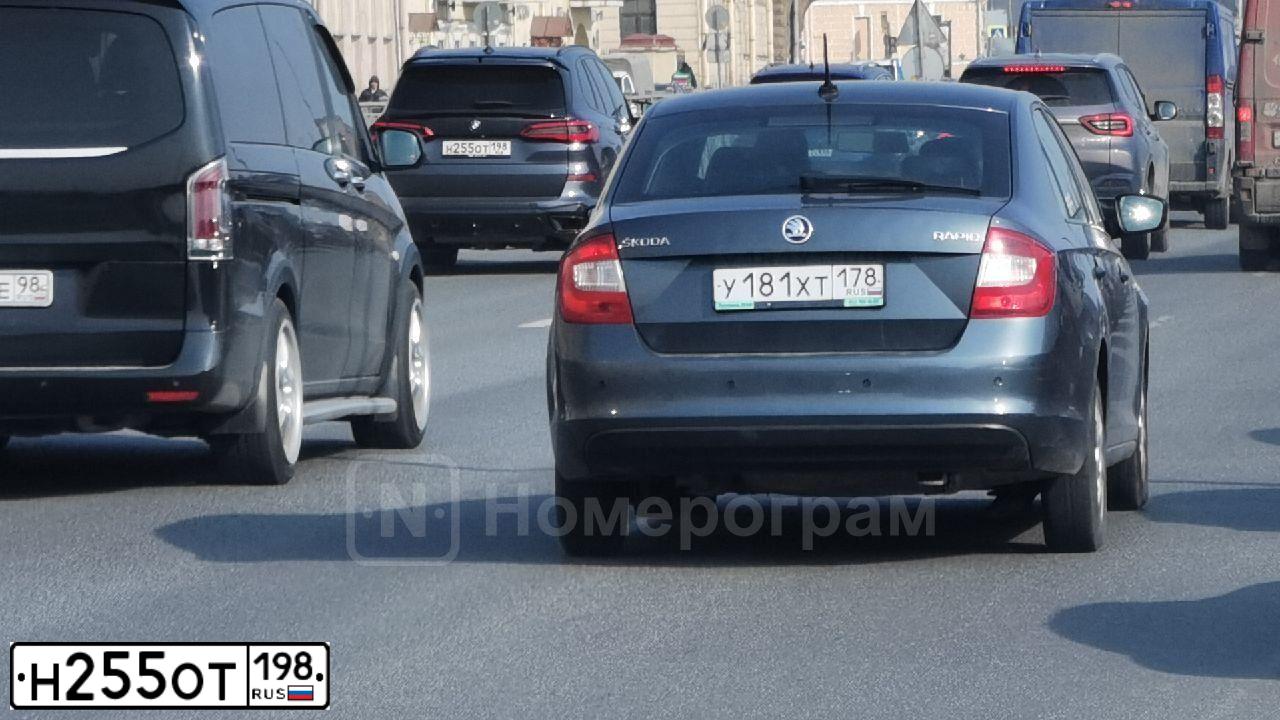 Фото автомобиля BMW X5, 2019 — госномер Н255ОТ198. Цвет: СЕРЫЙ