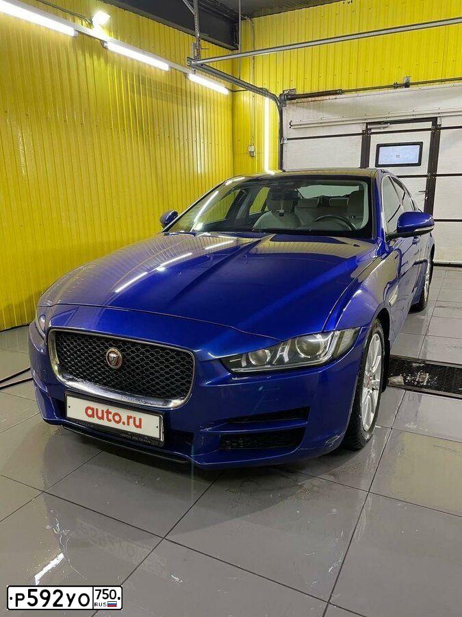 Фото автомобиля JAGUAR XE-SERIE, 2017 — госномер Р263ТК69. Цвет: синий