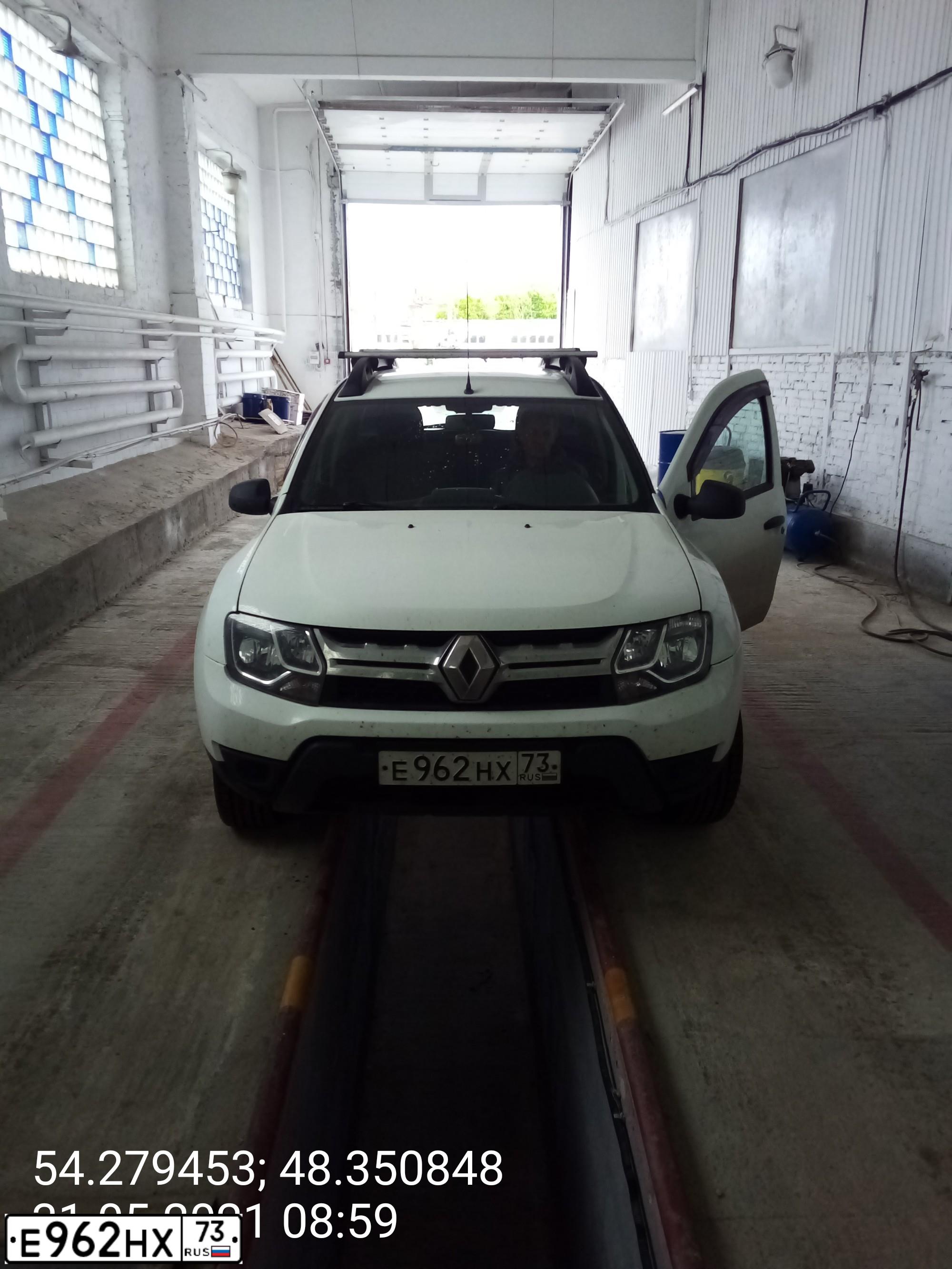 Фото автомобиля RENAULT DUSTER, 2016 — госномер Е962НХ73. Цвет: БЕЛЫЙ