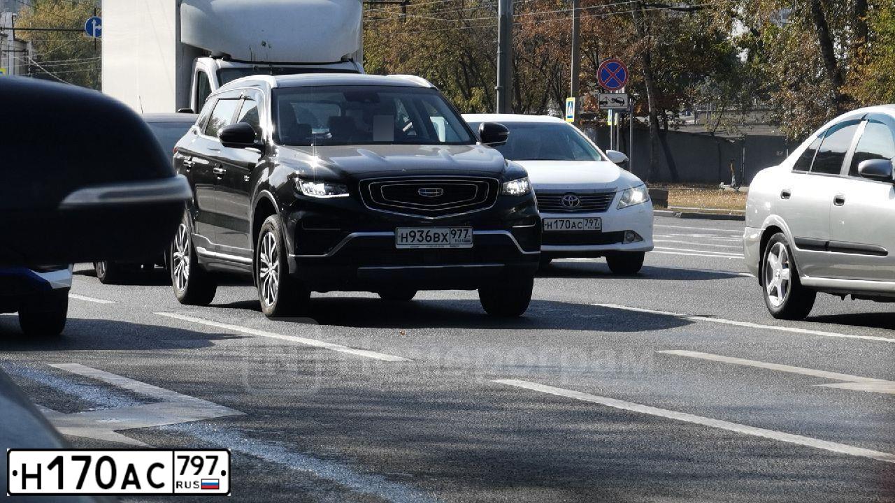 Фото автомобиля TOYOTA CAMRY, 2014 — госномер К111АУ750. Цвет: Белый