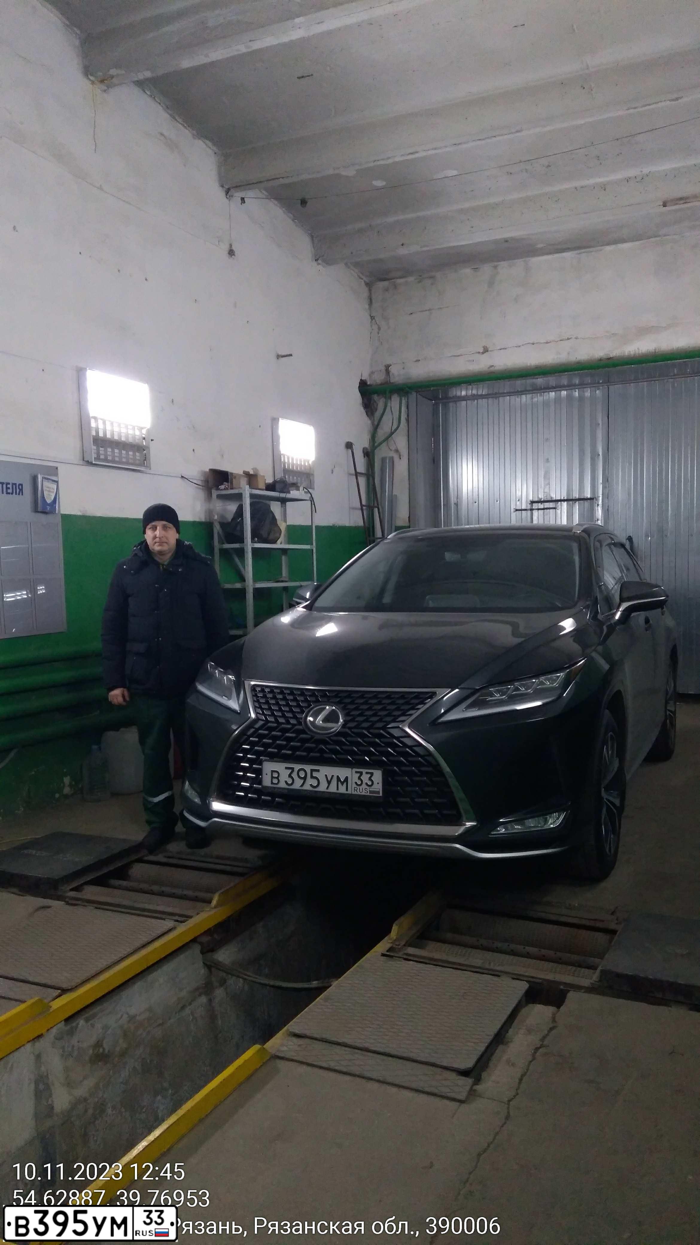 Фото автомобиля LEXUS RX, 2019 — госномер Е228УА62. Цвет: ЧЕРНЫЙ