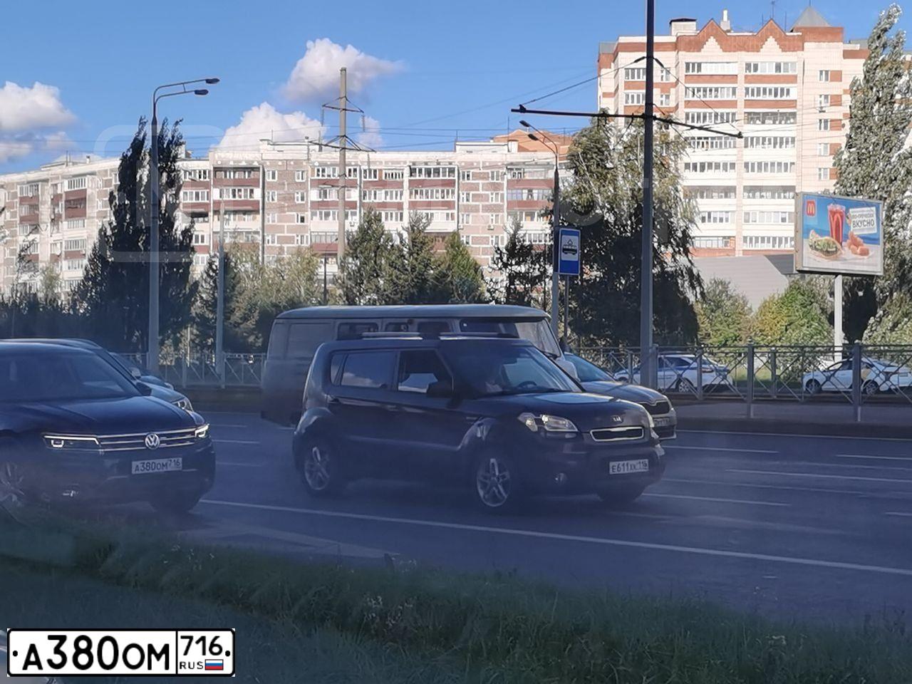 Фото автомобиля VOLKSWAGEN TIGUAN, 2017 — госномер А380ОМ716. Цвет: Темно-синий