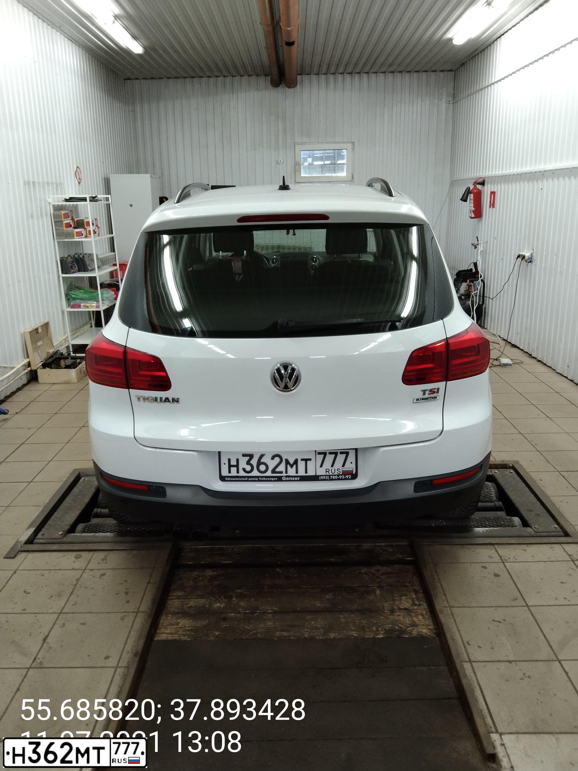 Фото автомобиля VOLKSWAGEN TIGUAN, 2014 — госномер Н362МТ777. Цвет: БЕЛЫЙ