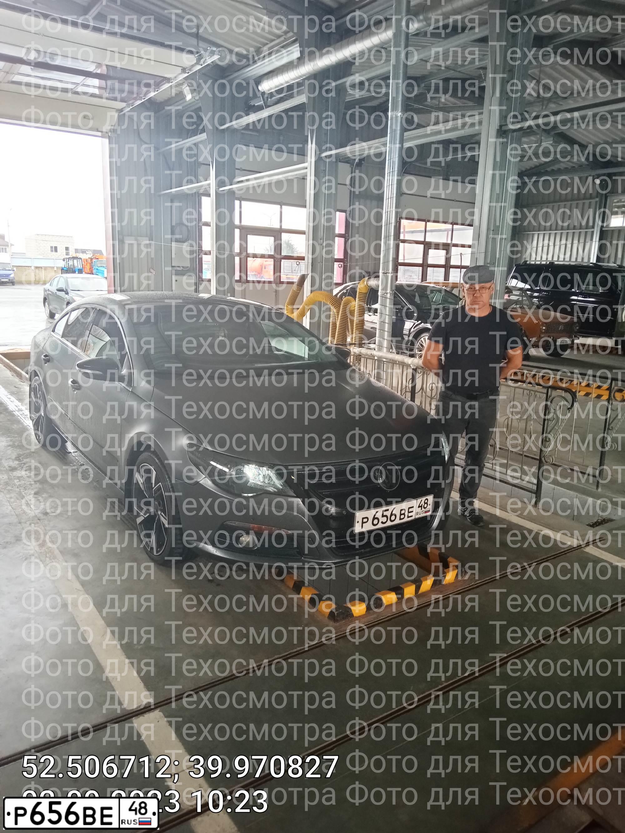 Фото автомобиля VOLKSWAGEN PASSAT, 2010 — госномер У214ВМ48. Цвет: ЧЕРНО-СЕРЫЙ