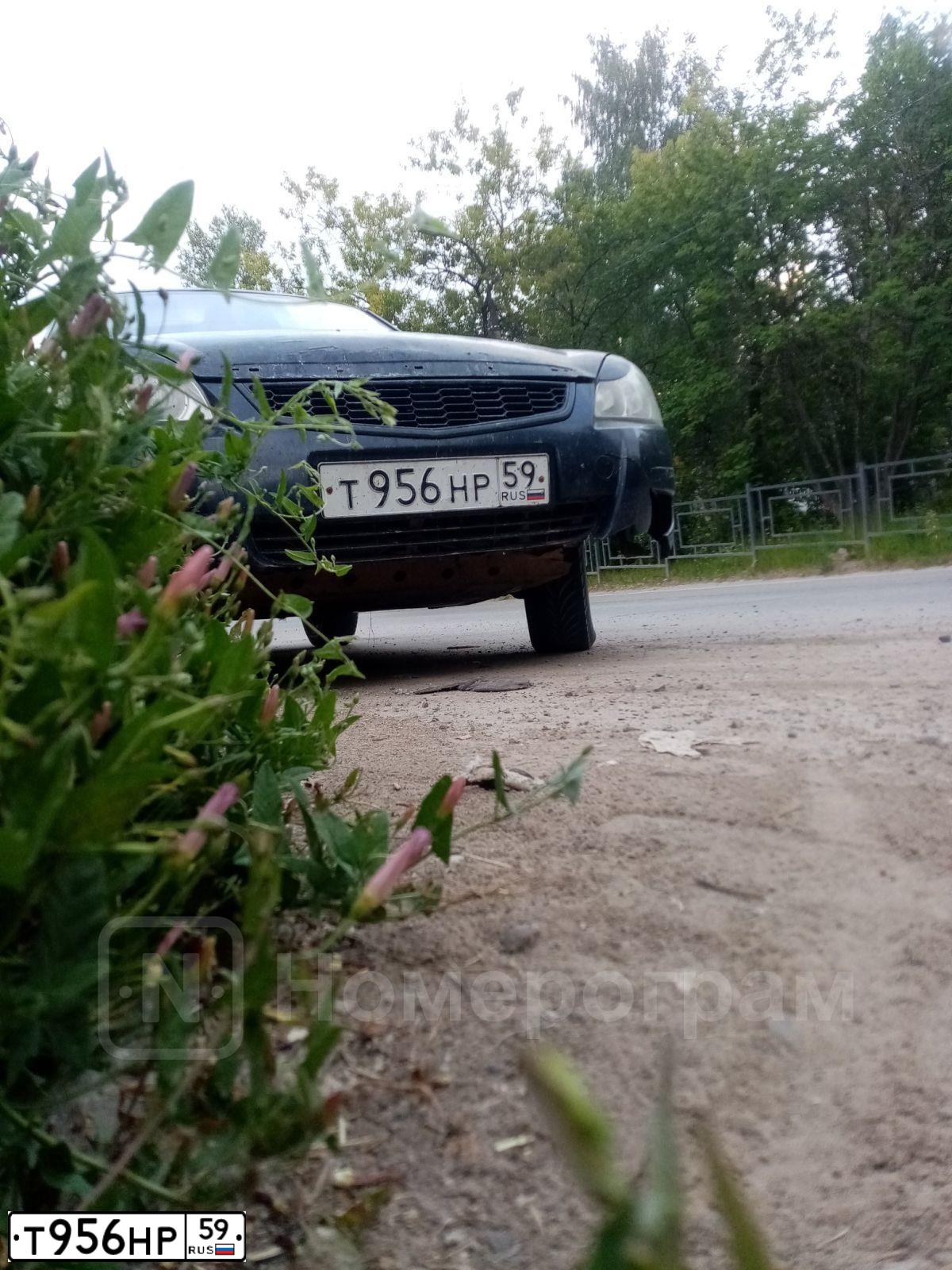 Фото автомобиля LADA 2170 PRIORA, 2007 — госномер Т956НР59. Цвет: ГРАФИТОВЫЙ МЕТАЛИК