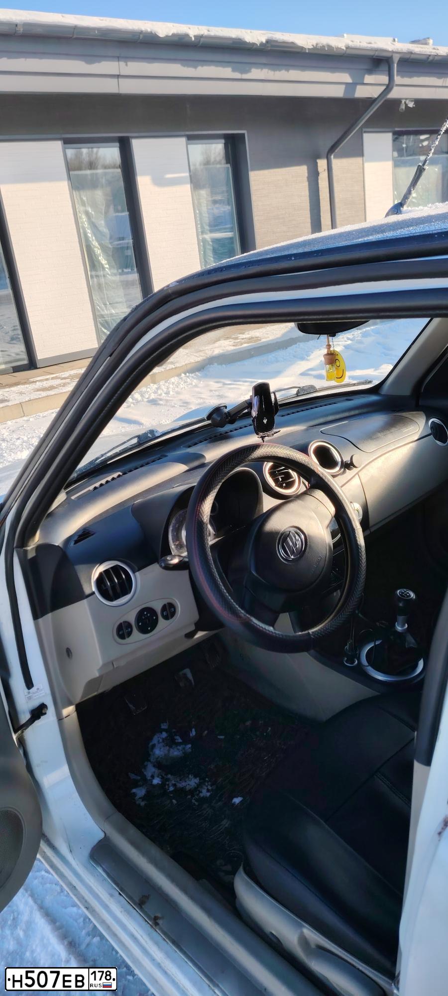 Фото автомобиля LIFAN SMILY, 2012 — госномер Н507ЕВ178. Цвет: БЕЛЫЙ