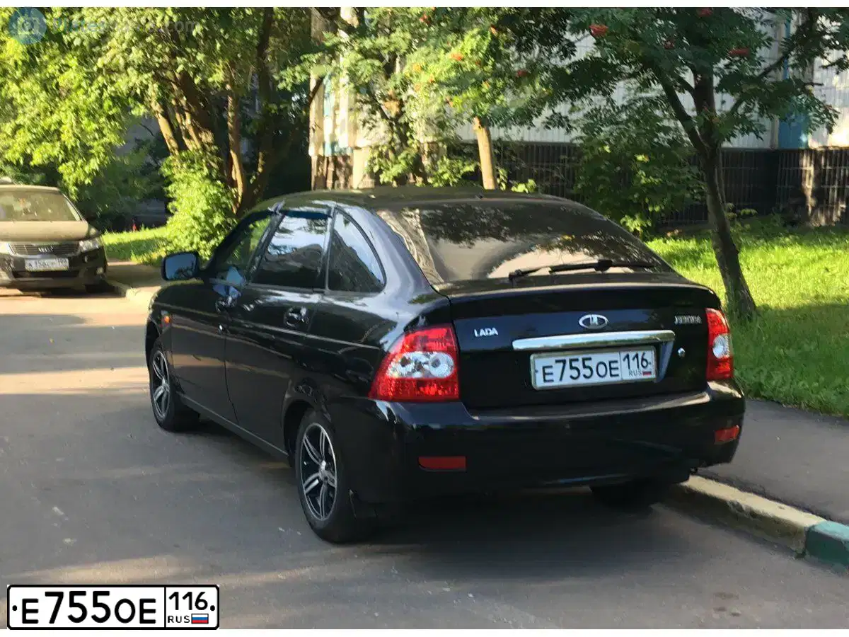 Фото автомобиля LADA 2172 PRIORA, 2012 — госномер Е755ОЕ116. Цвет: Сине-Черный