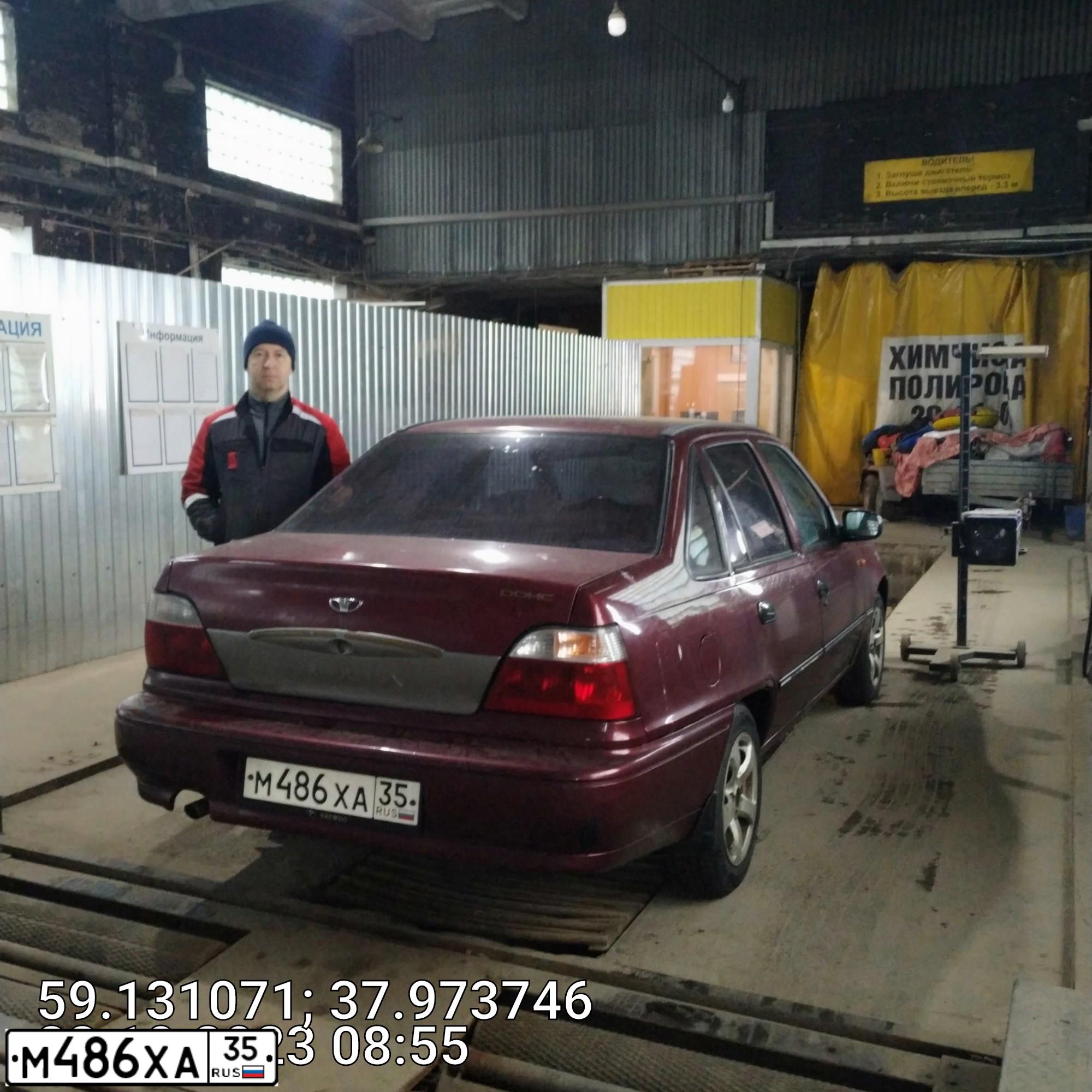 Фото автомобиля DAEWOO NEXIA, 2004 — госномер А816ХС35. Цвет: СПЕЛАЯ ВИШНЯ