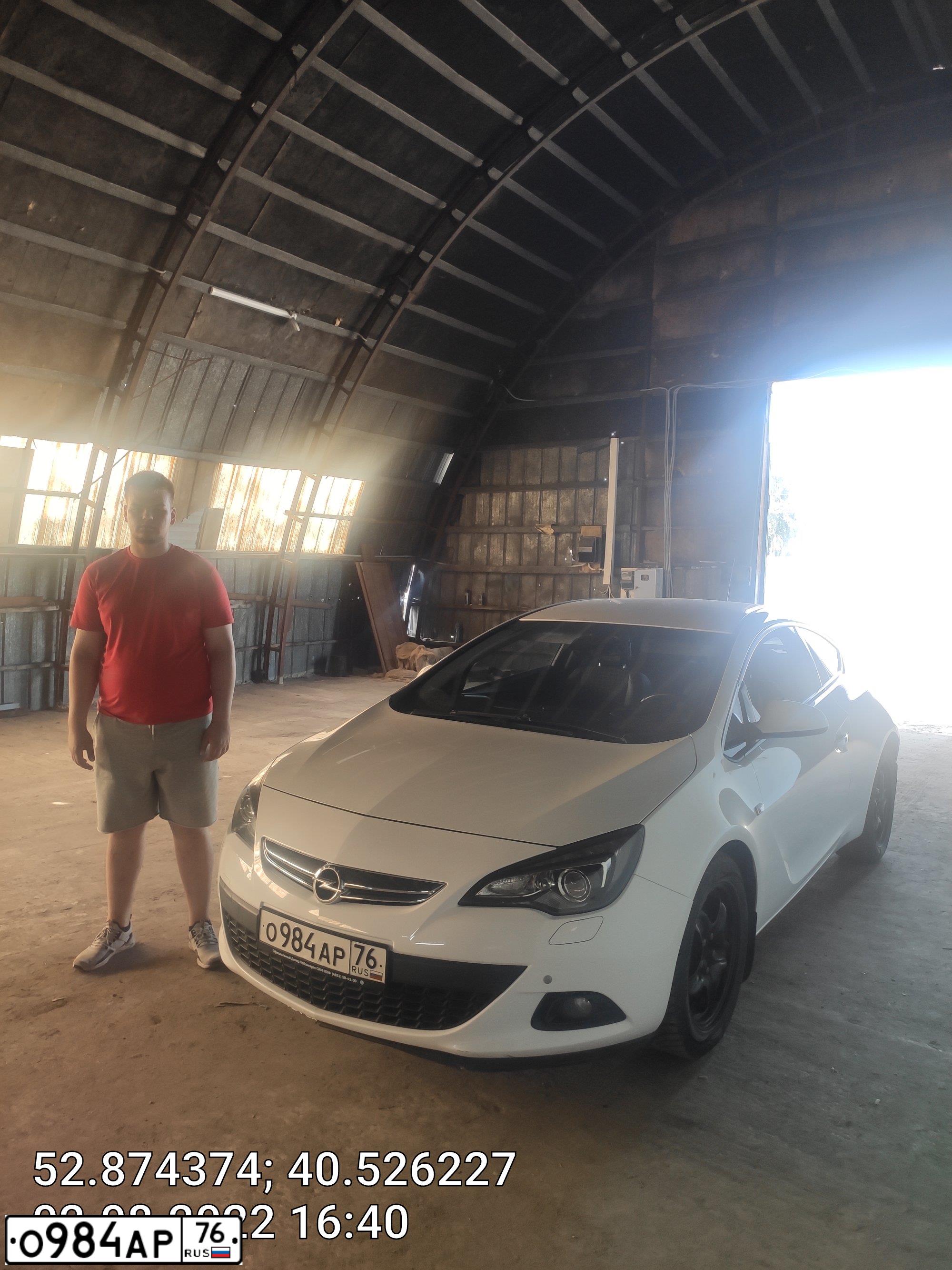 Фото автомобиля OPEL ASTRA, 2013 — госномер В656МУ136
