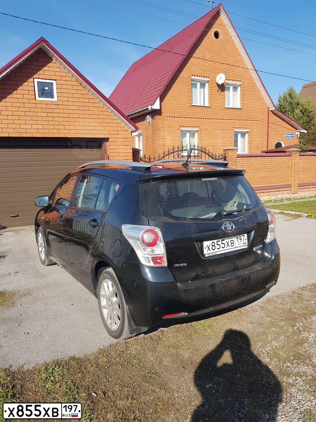 Фото автомобиля TOYOTA VERSO, 2012 — госномер Х855ХВ197. Цвет: СЕРЫЙ ТЕМНЫЙ