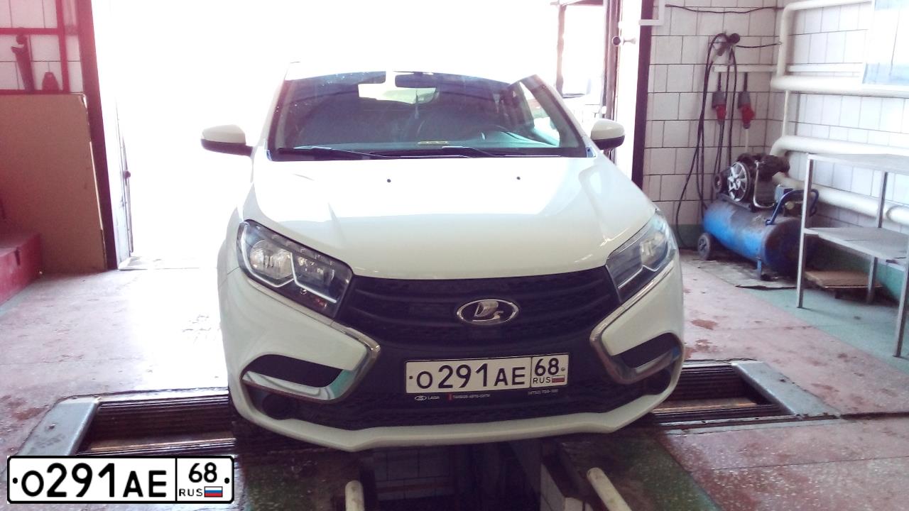 Фото автомобиля LADA XRAY, 2017 — госномер О261УК68. Цвет: Белый