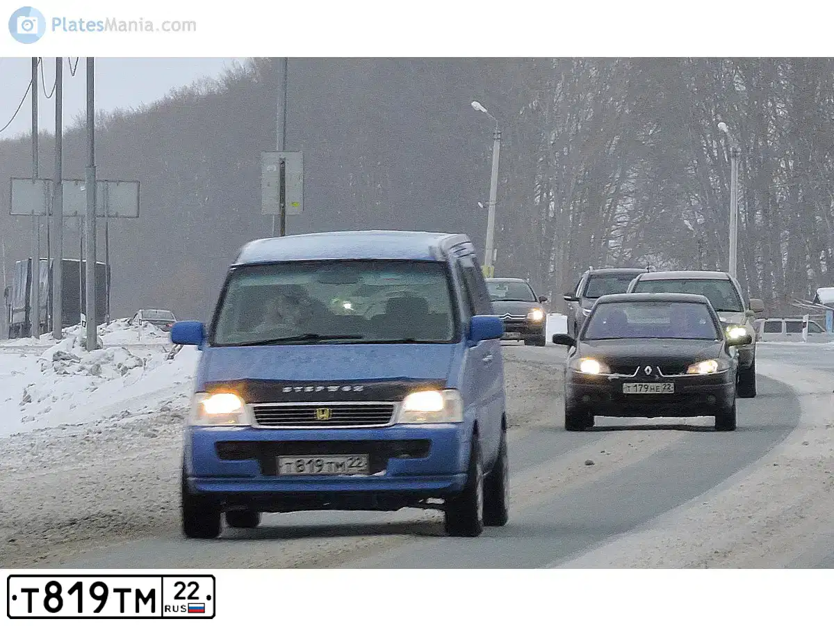Фото автомобиля HONDA STEPWGN, 2000 — госномер Т819ТМ22